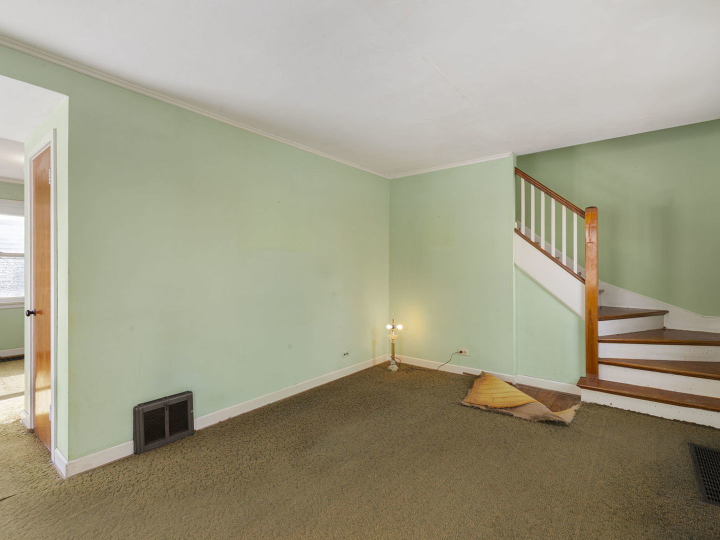 956 S Hillside Avenue