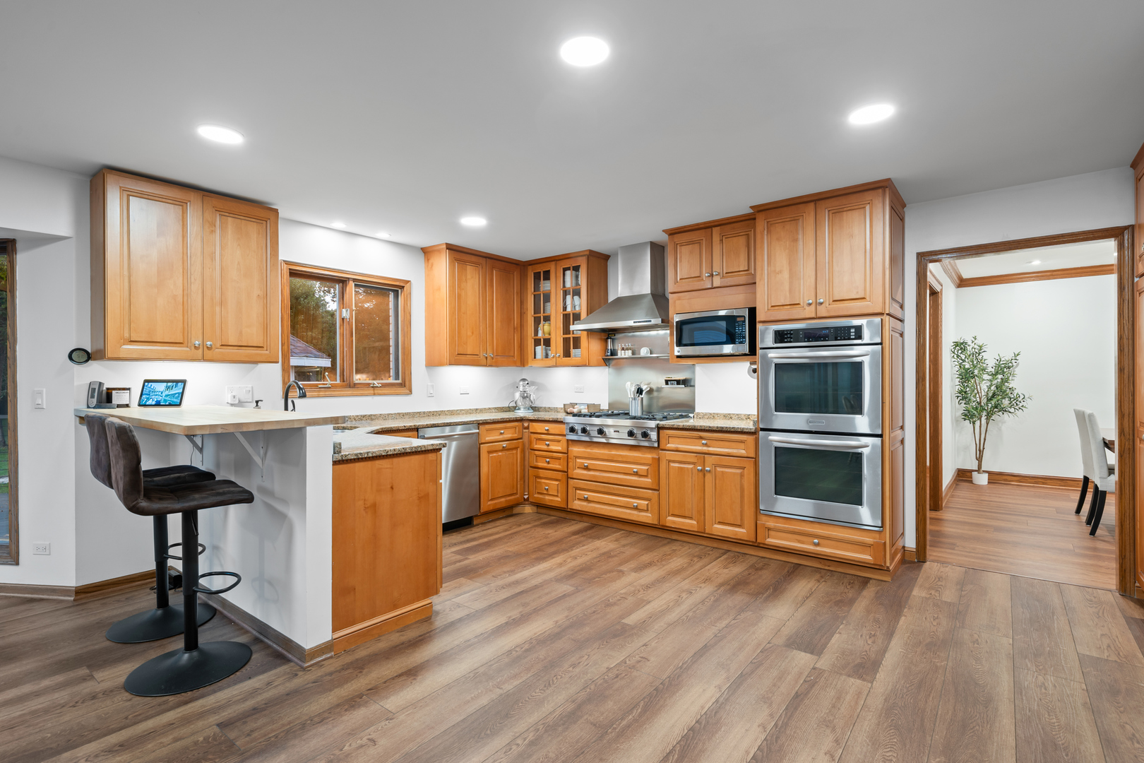 17W210 Massel Court