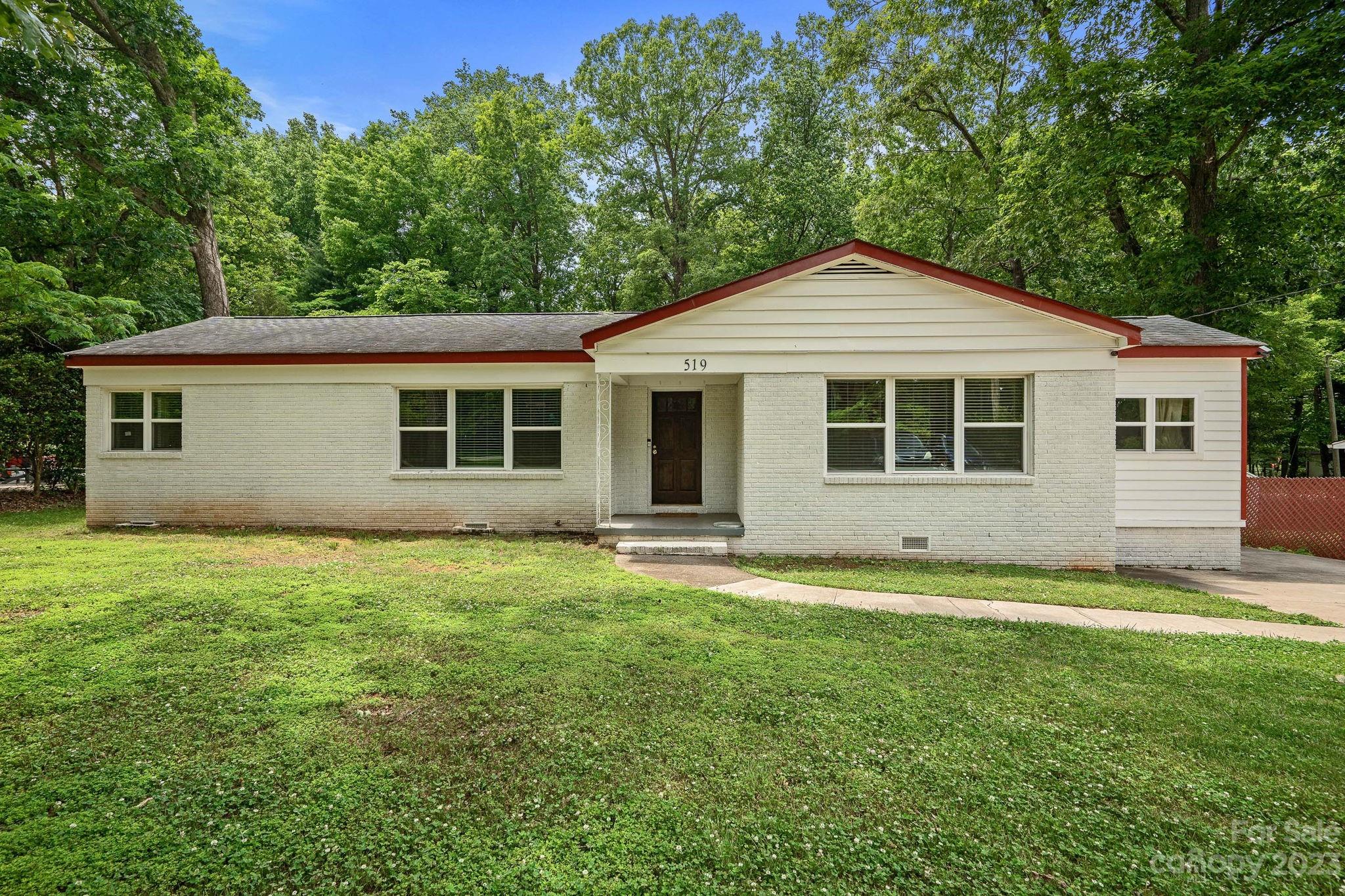 519 Stilwell Oaks Circle