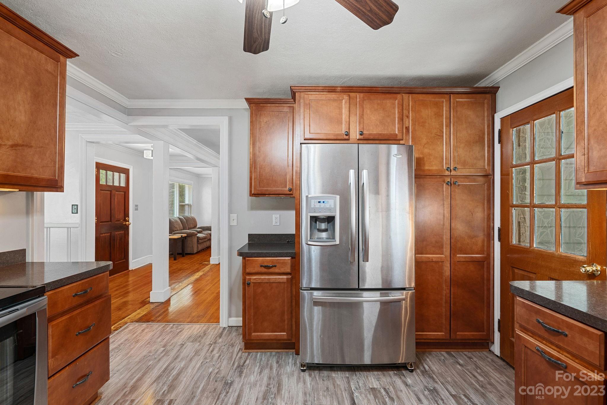 519 Stilwell Oaks Circle