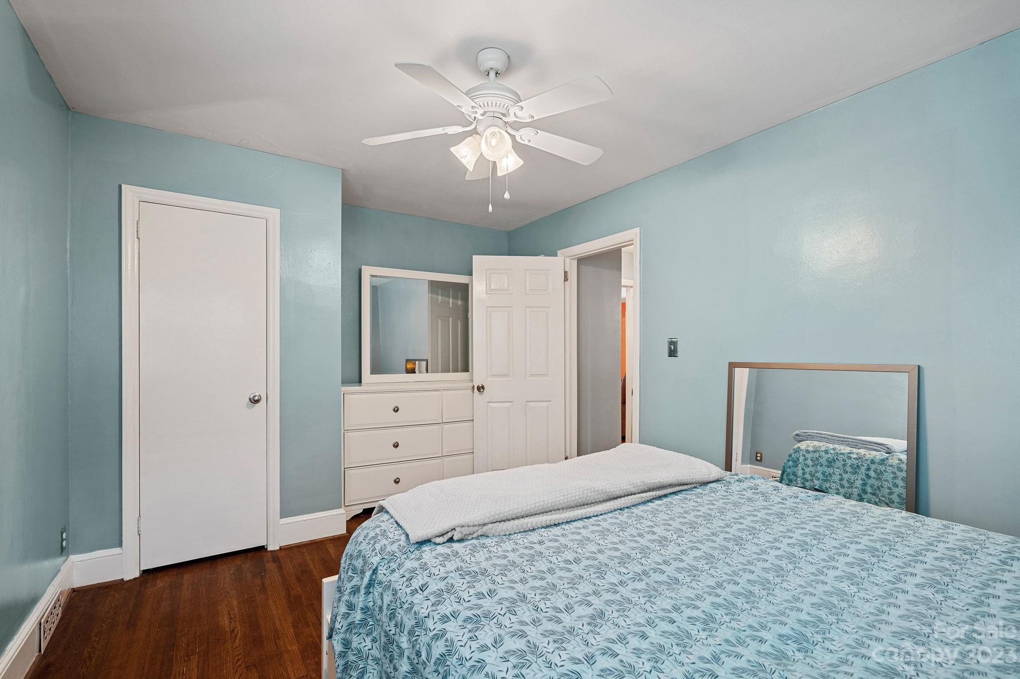 519 Stilwell Oaks Circle
