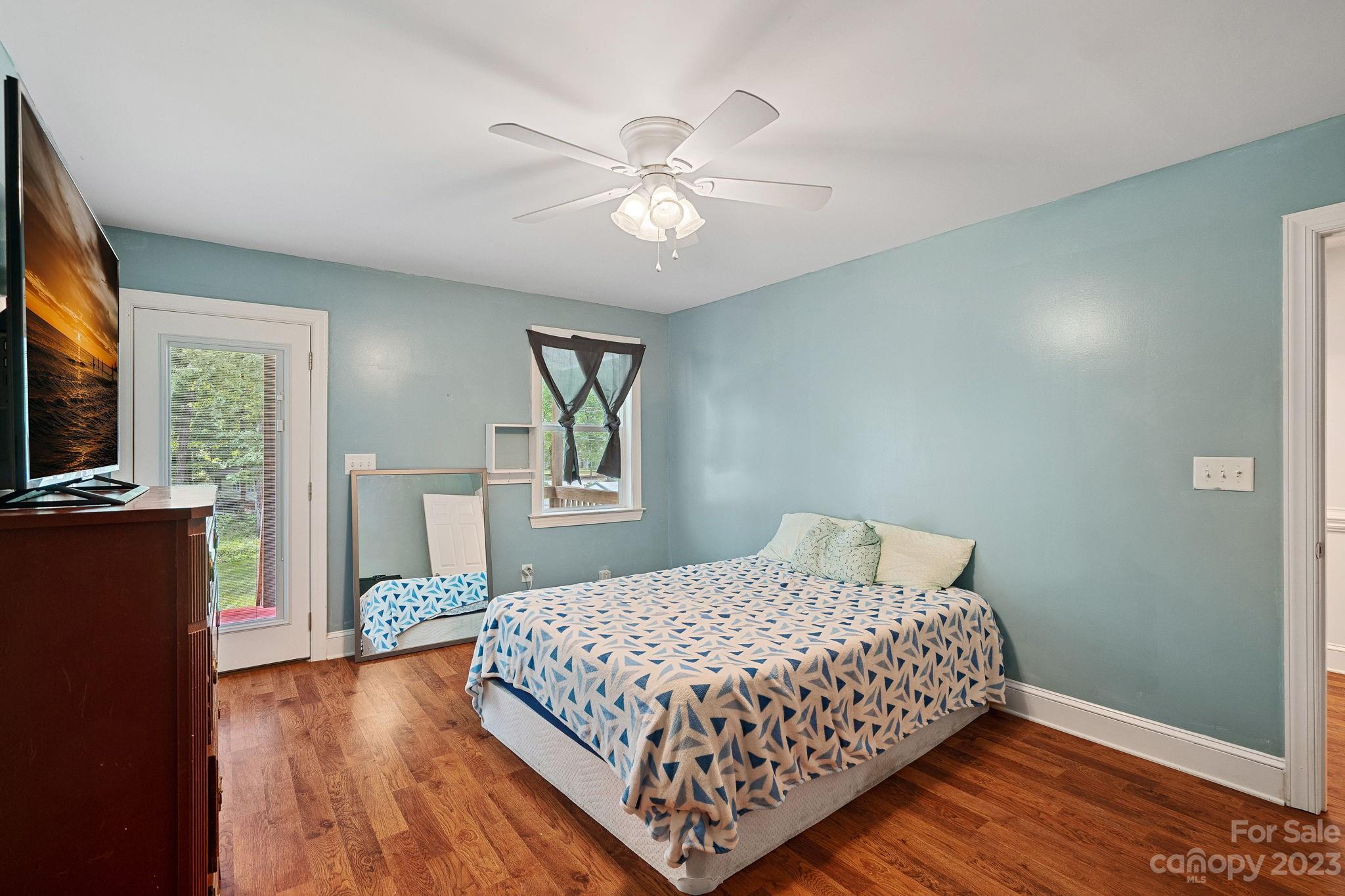 519 Stilwell Oaks Circle