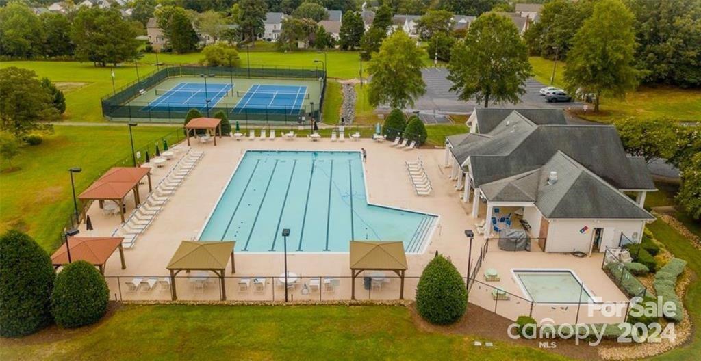 5194 Courtfield Drive Unit: 18