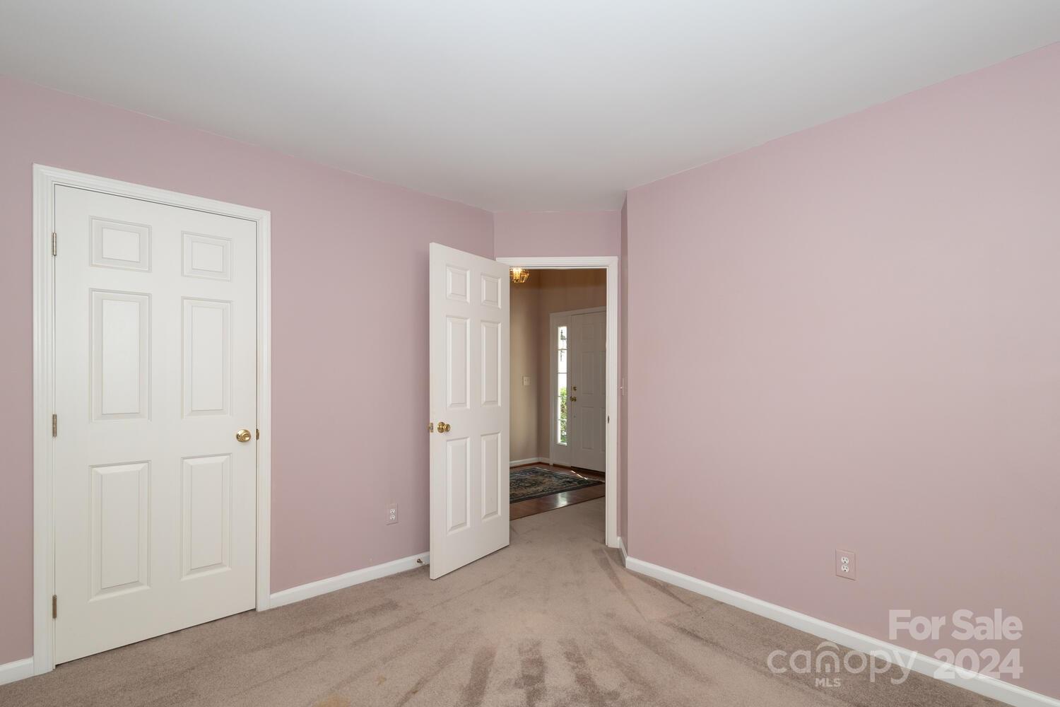 5194 Courtfield Drive Unit: 18