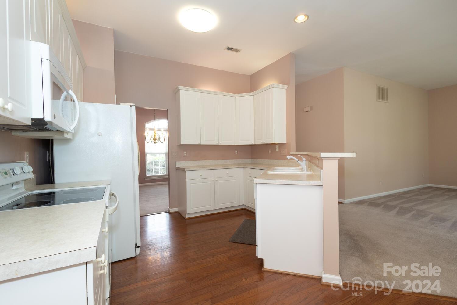 5194 Courtfield Drive Unit: 18