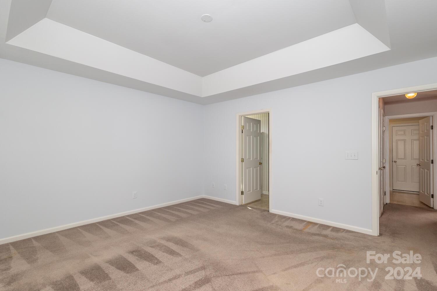 5194 Courtfield Drive Unit: 18