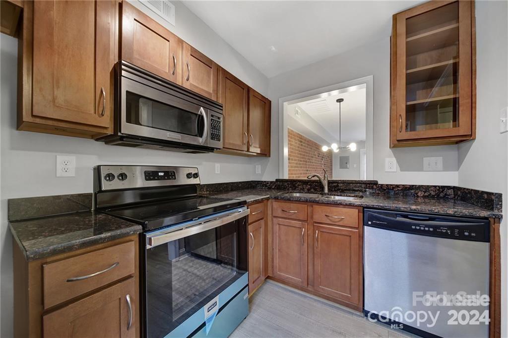 1201 Green Oaks Lane