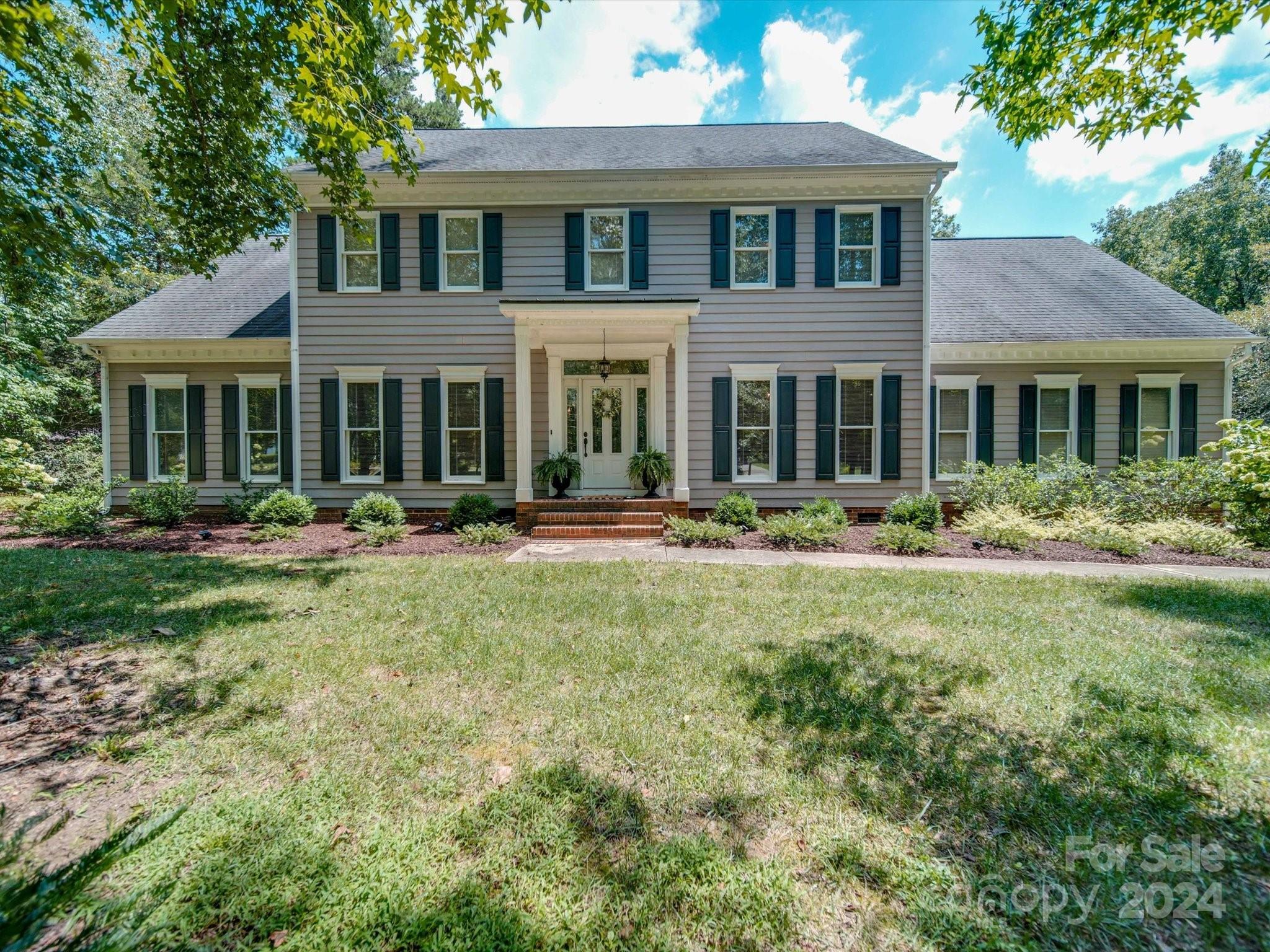 10439 Hanging Moss Trail