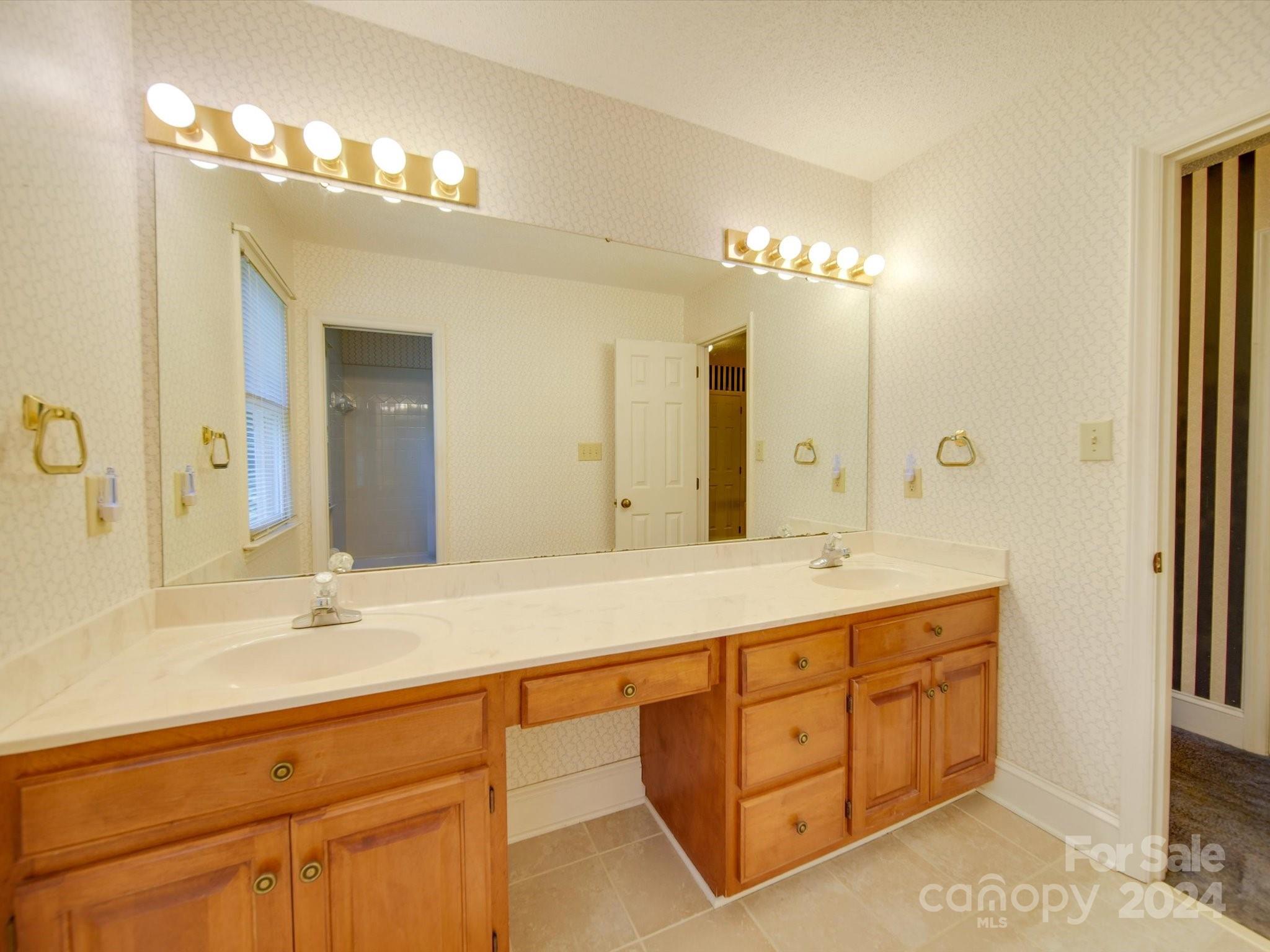 10439 Hanging Moss Trail
