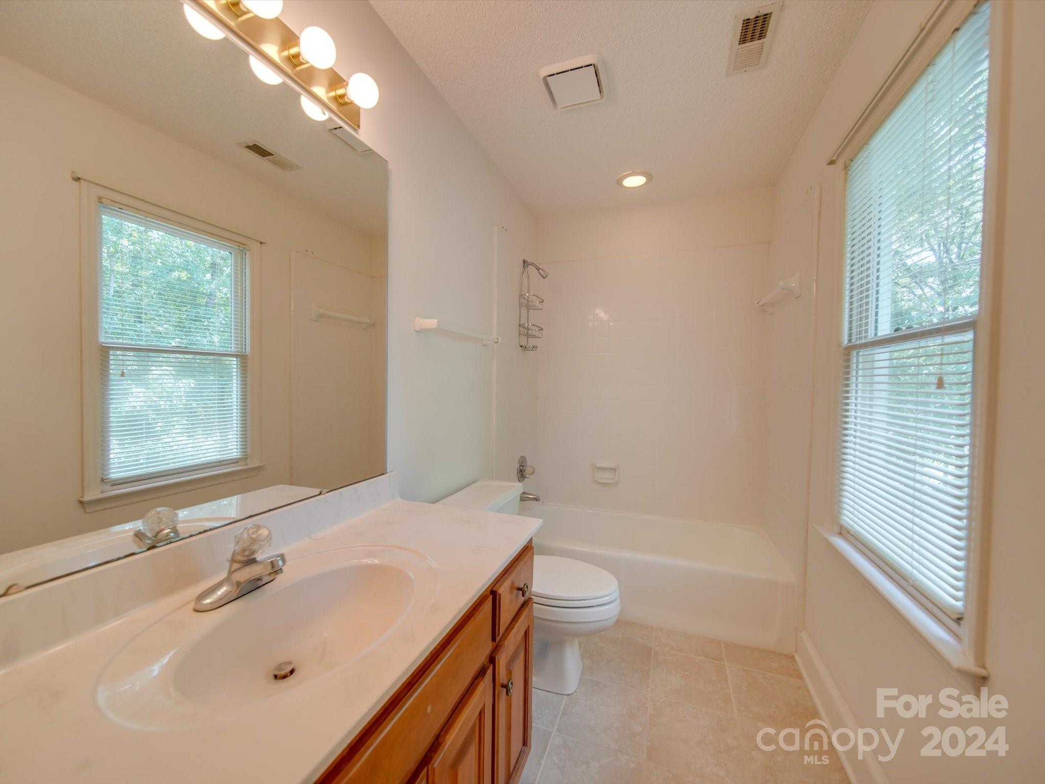 10439 Hanging Moss Trail