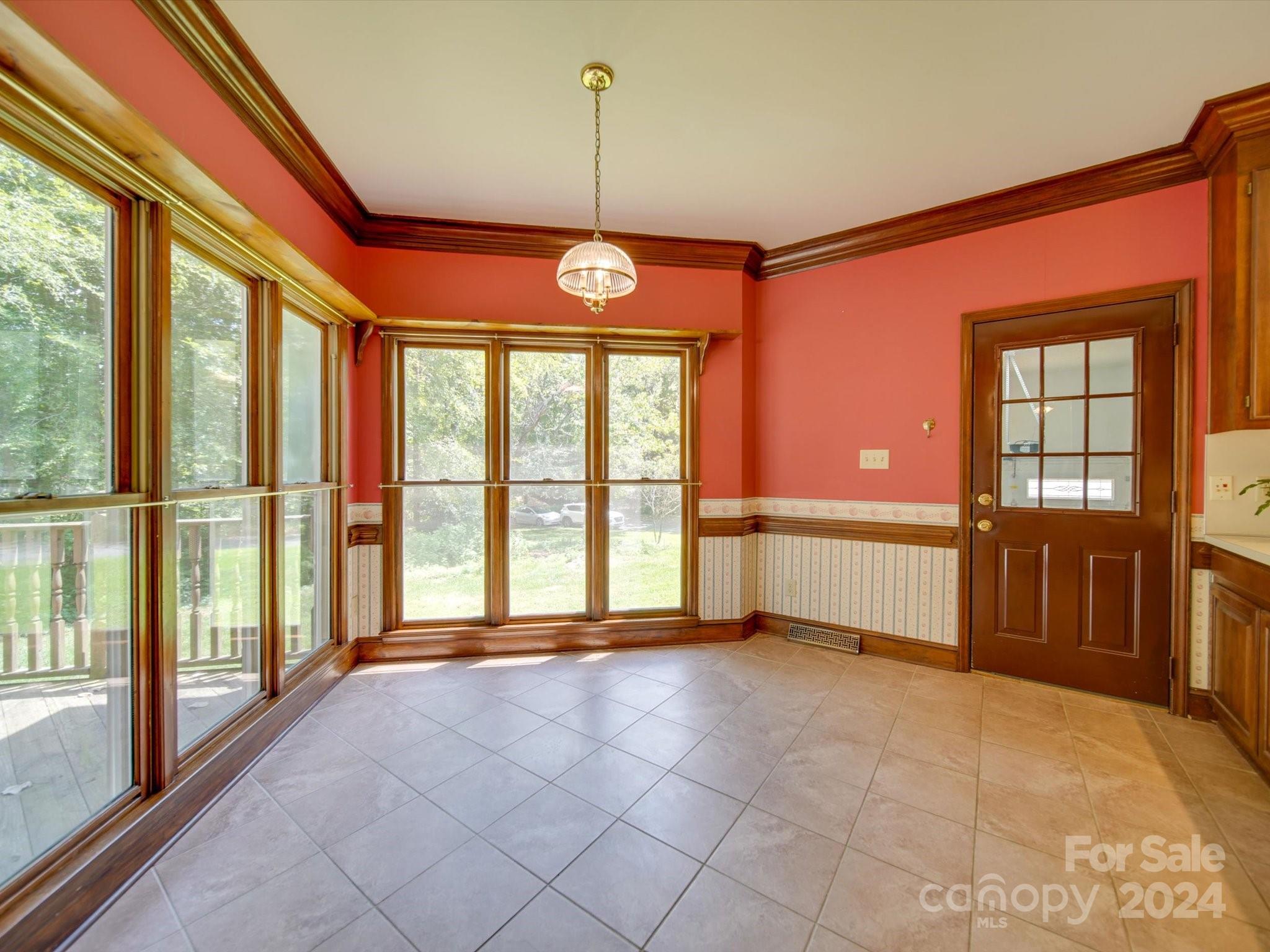 10439 Hanging Moss Trail