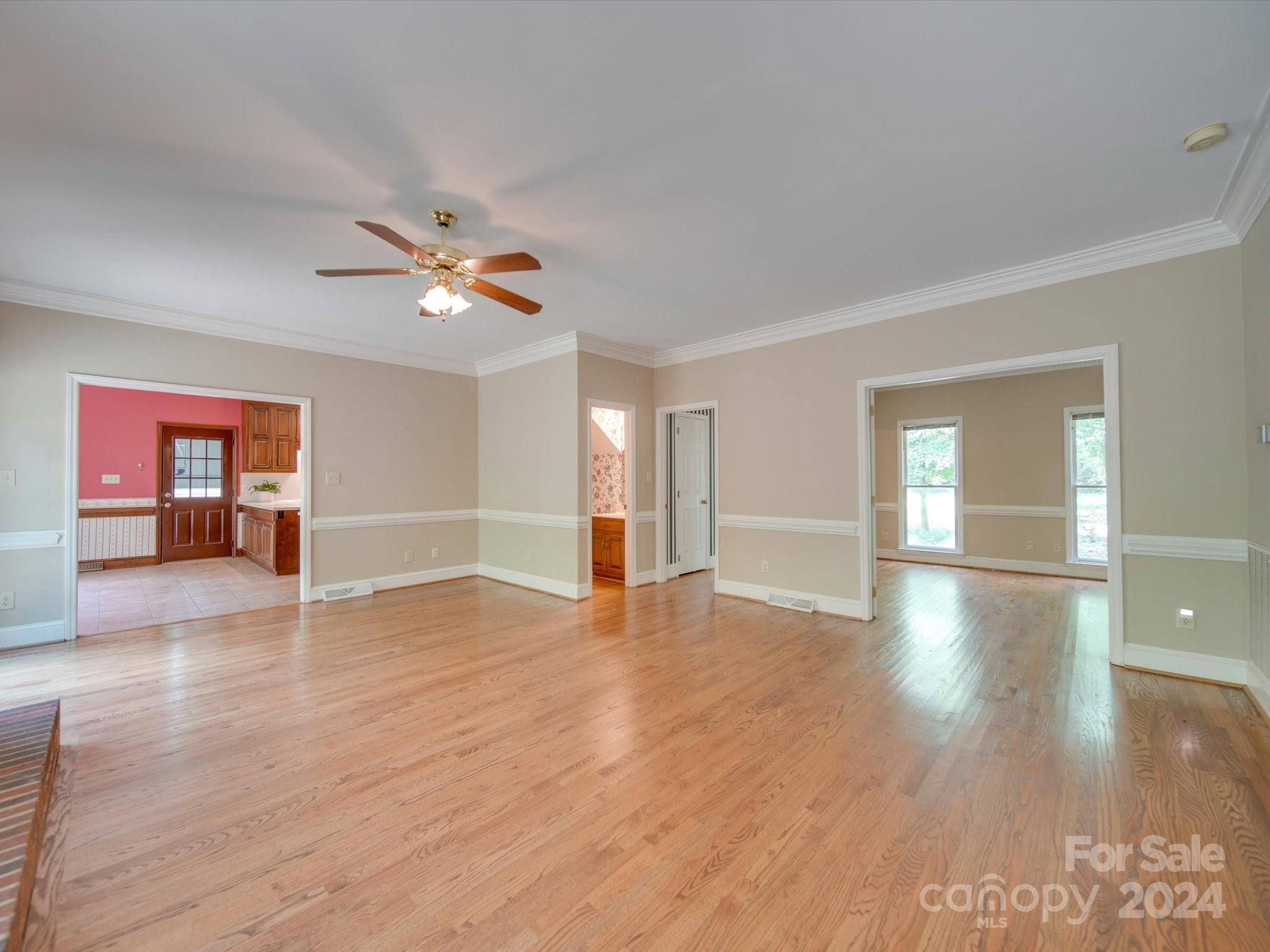 10439 Hanging Moss Trail