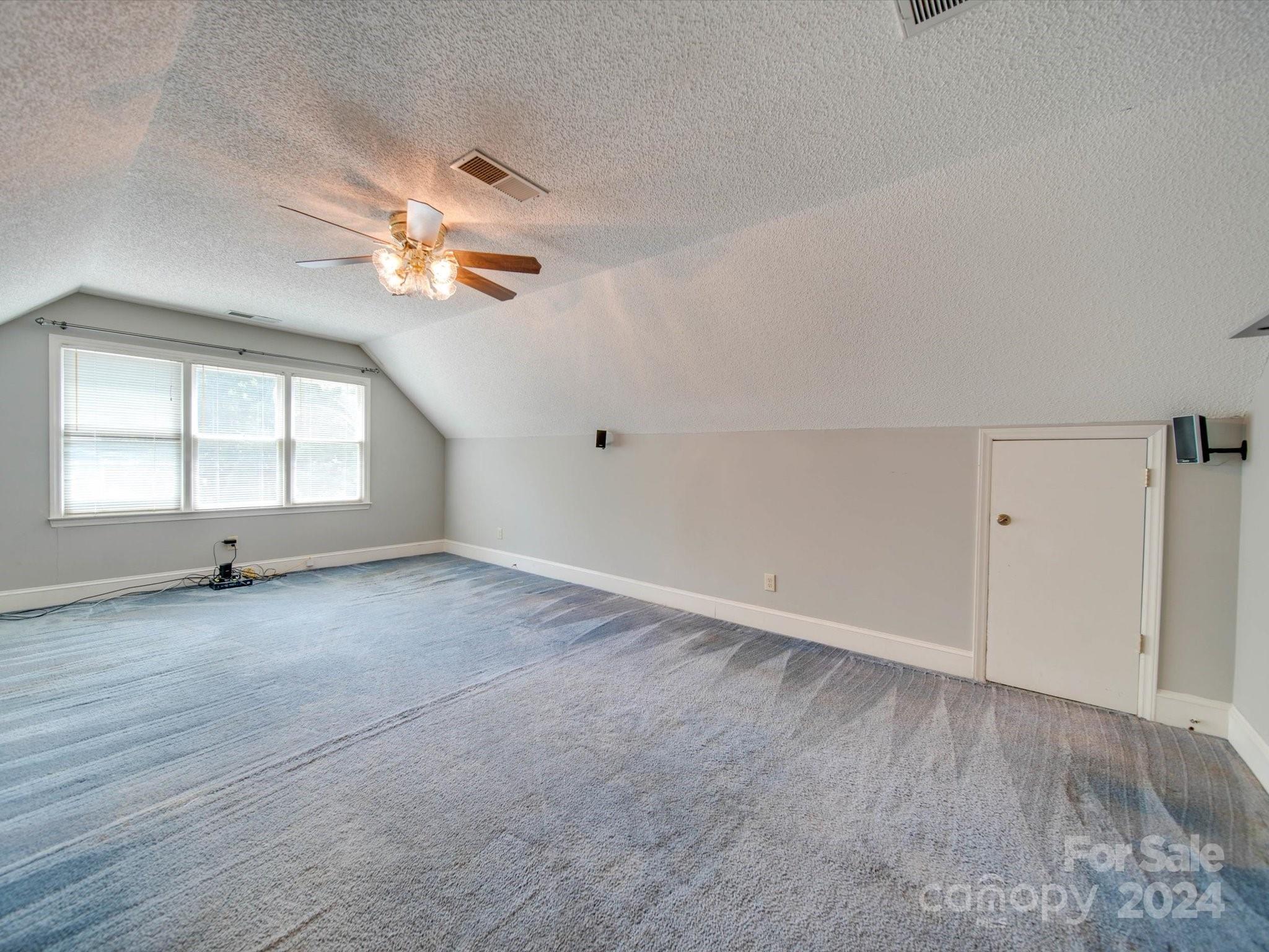 10439 Hanging Moss Trail