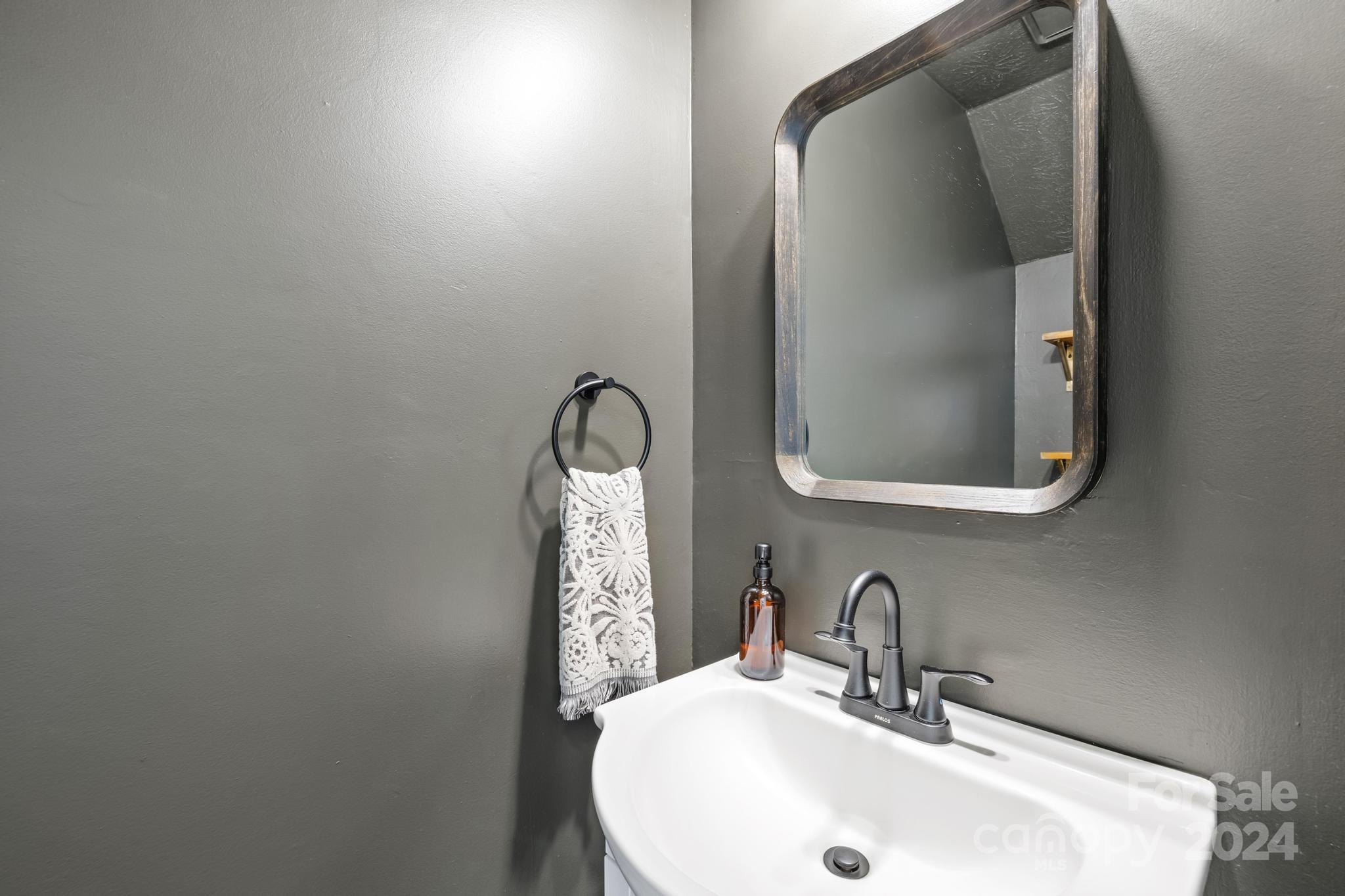 1221 Scaleybark Road Unit: E