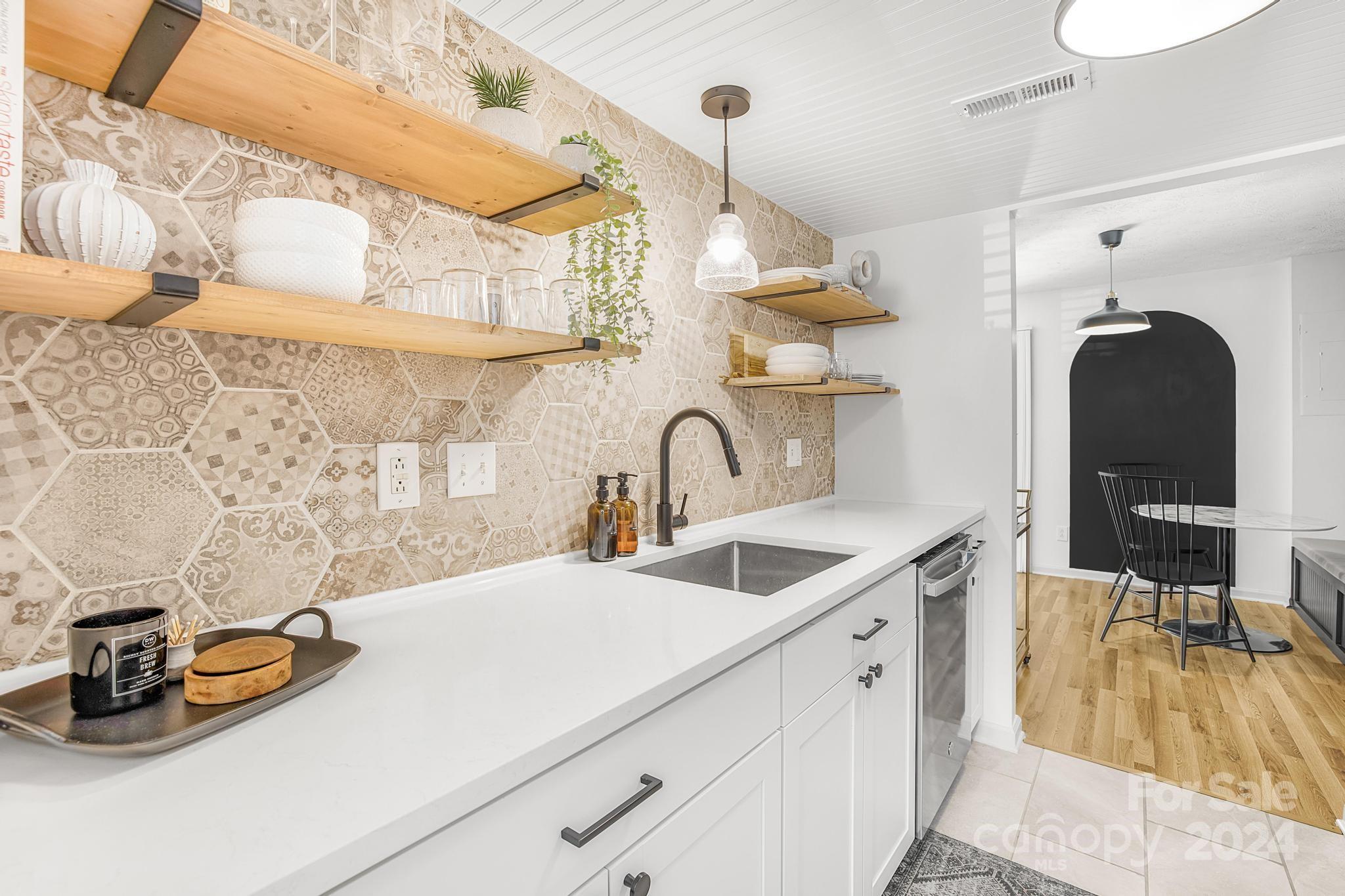 1221 Scaleybark Road Unit: E
