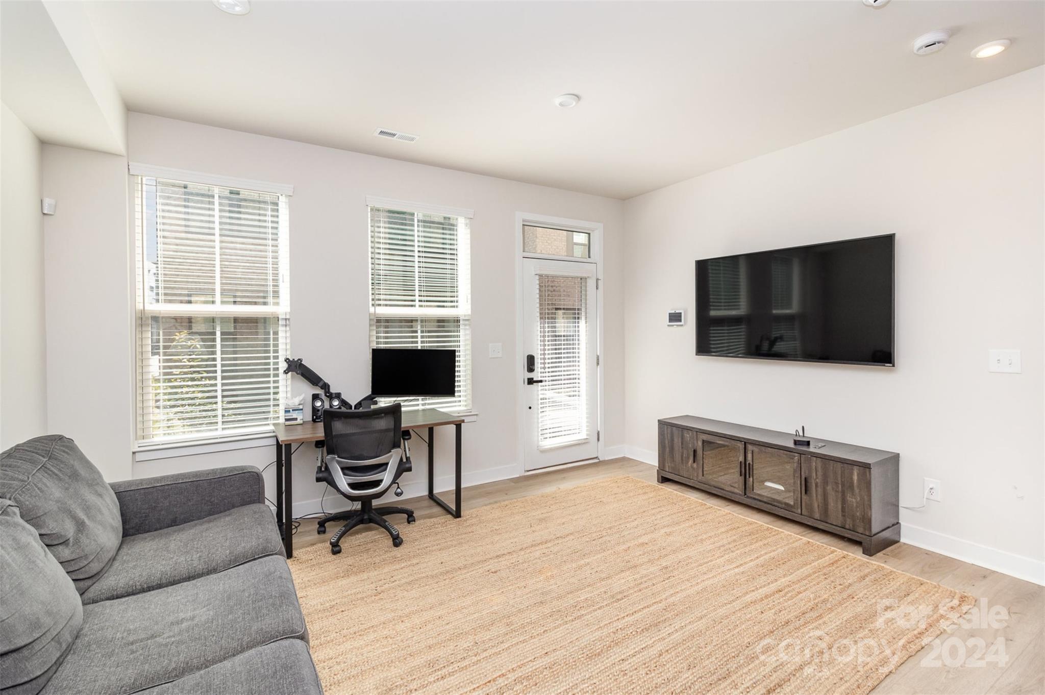 1062 Simcoe Lane