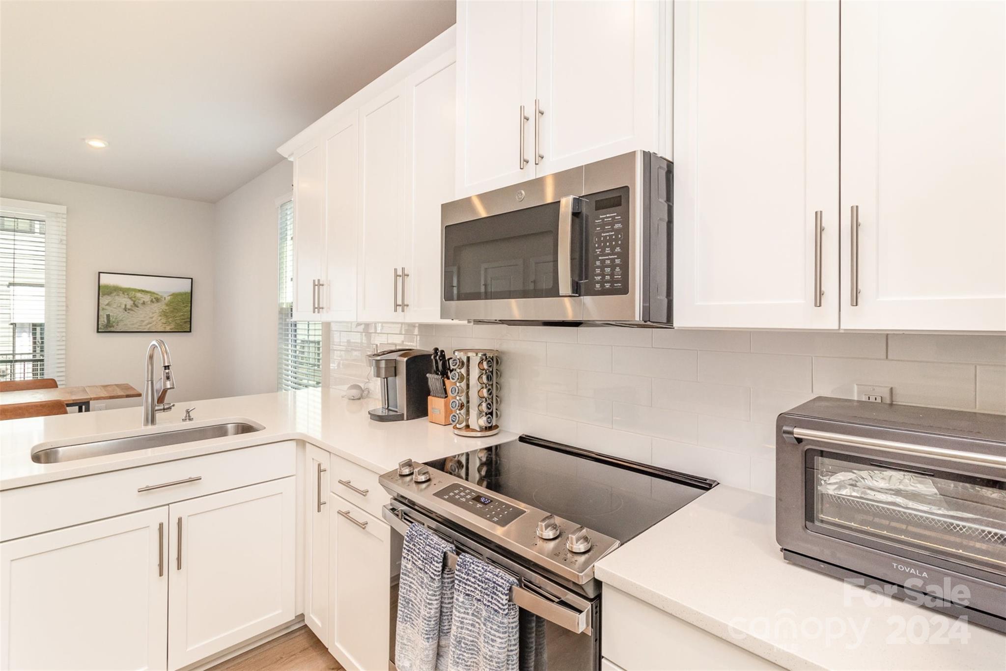 1062 Simcoe Lane