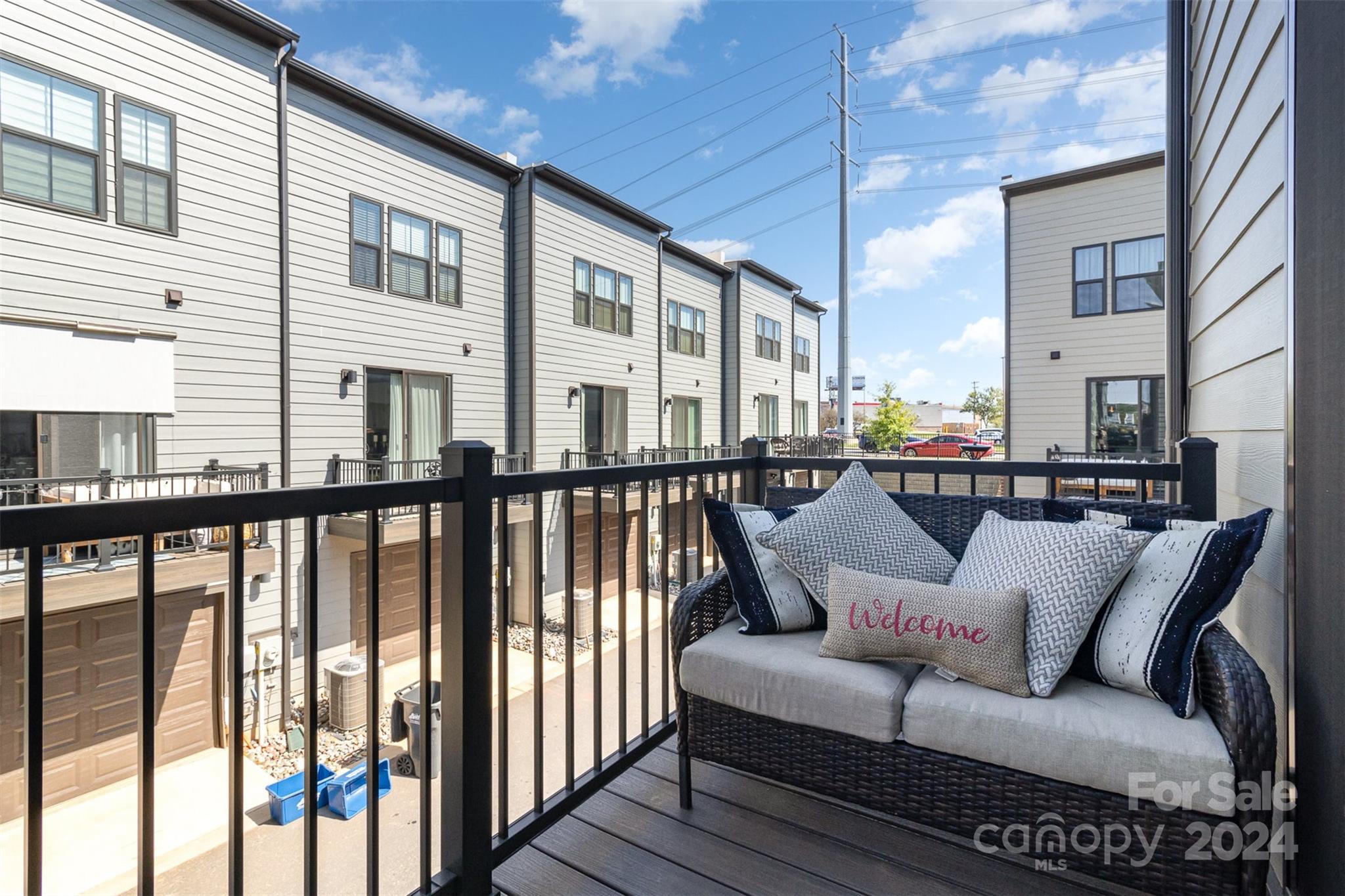 1062 Simcoe Lane