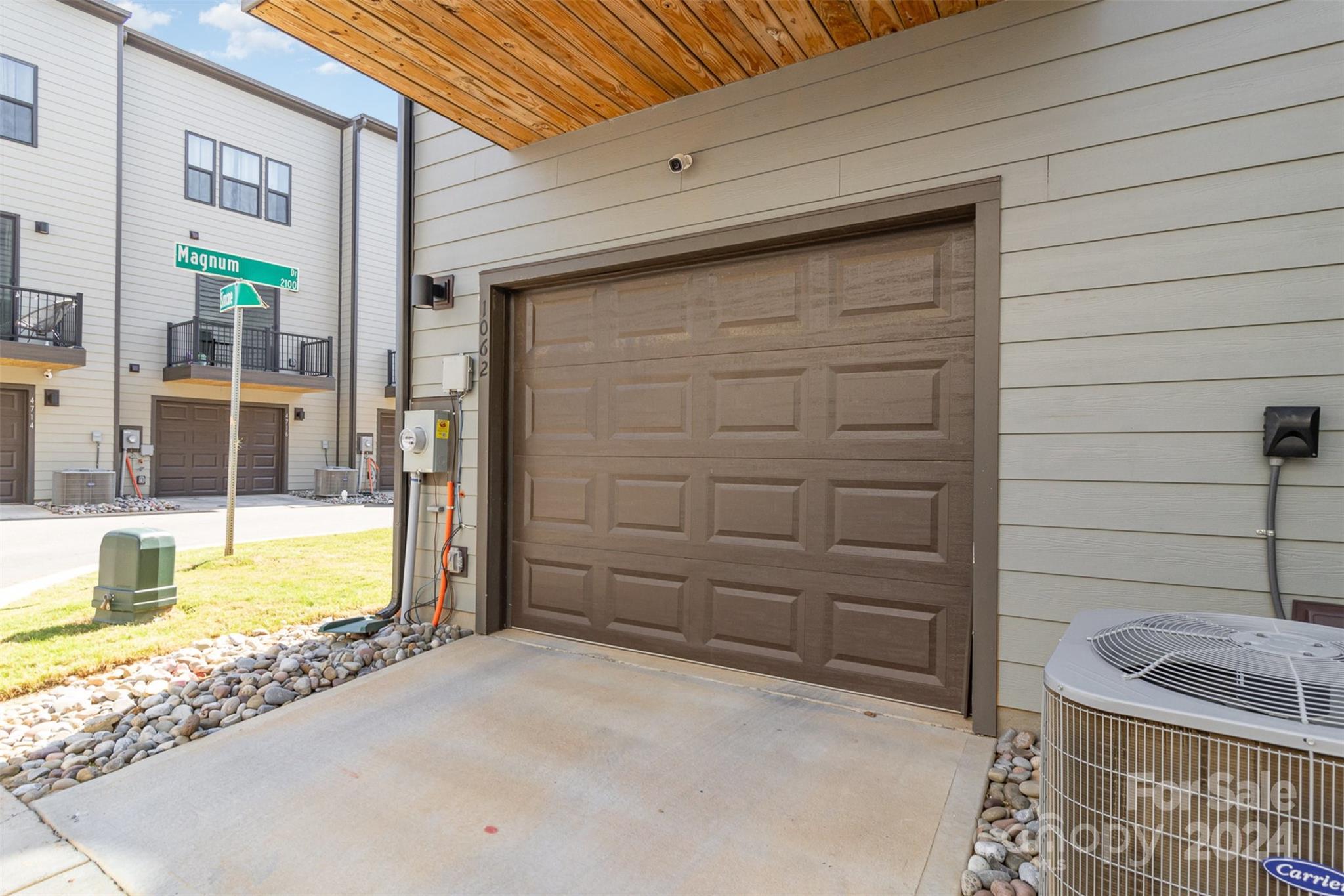 1062 Simcoe Lane