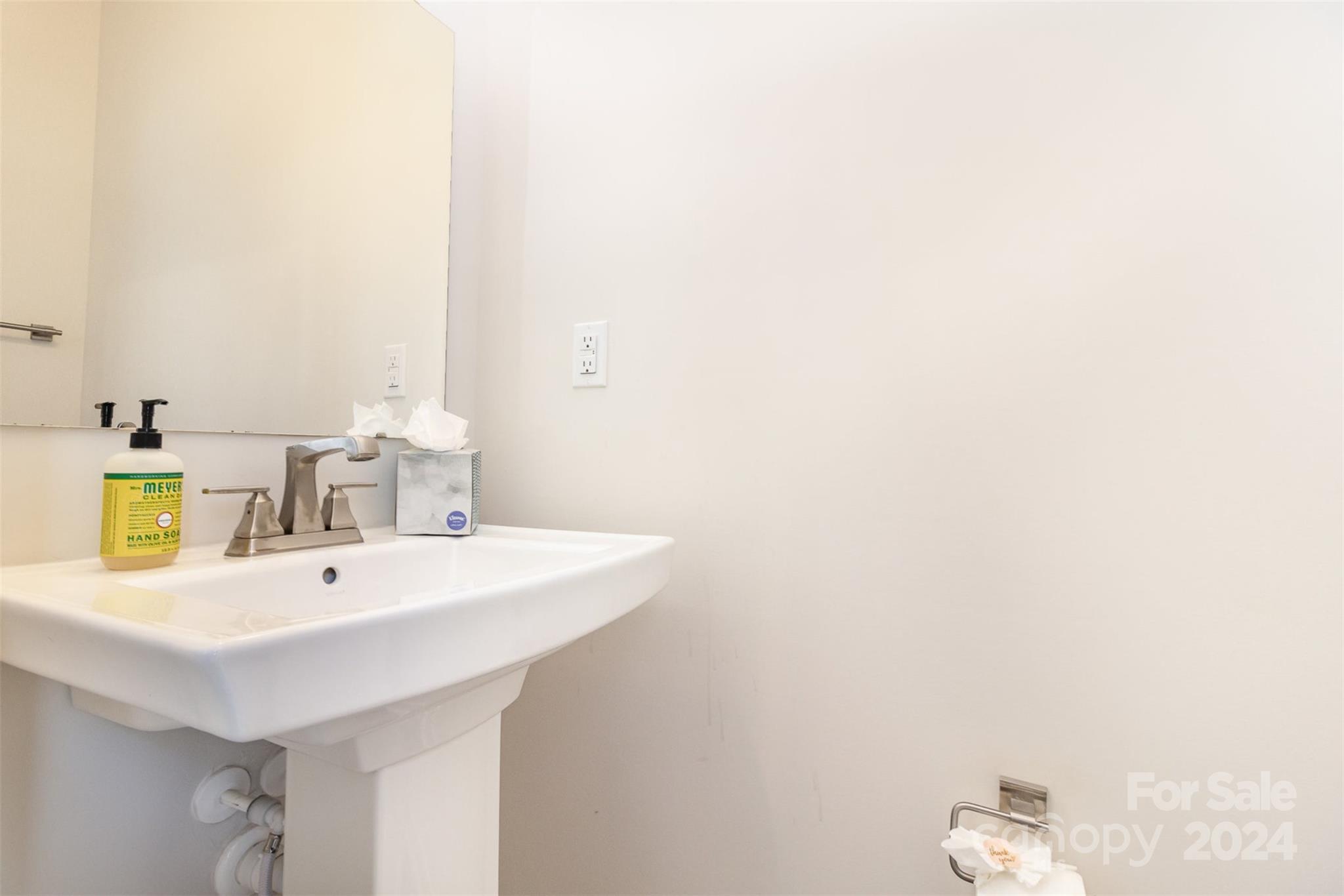 1062 Simcoe Lane