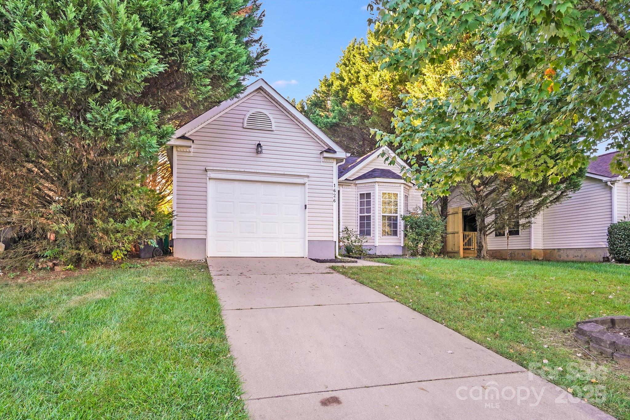 1626 Oakdale Green Drive