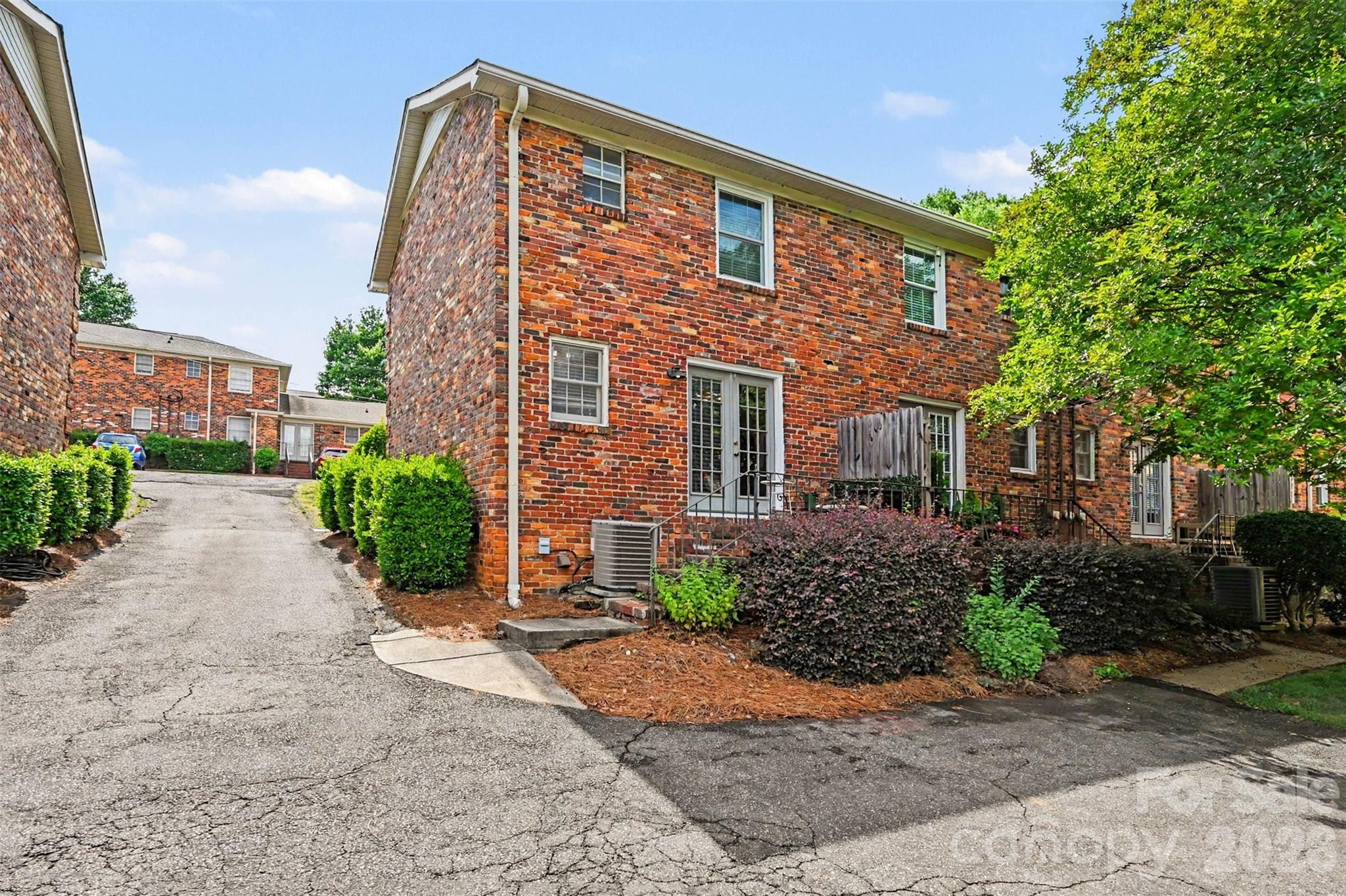 4329 Hathaway Street Unit: G