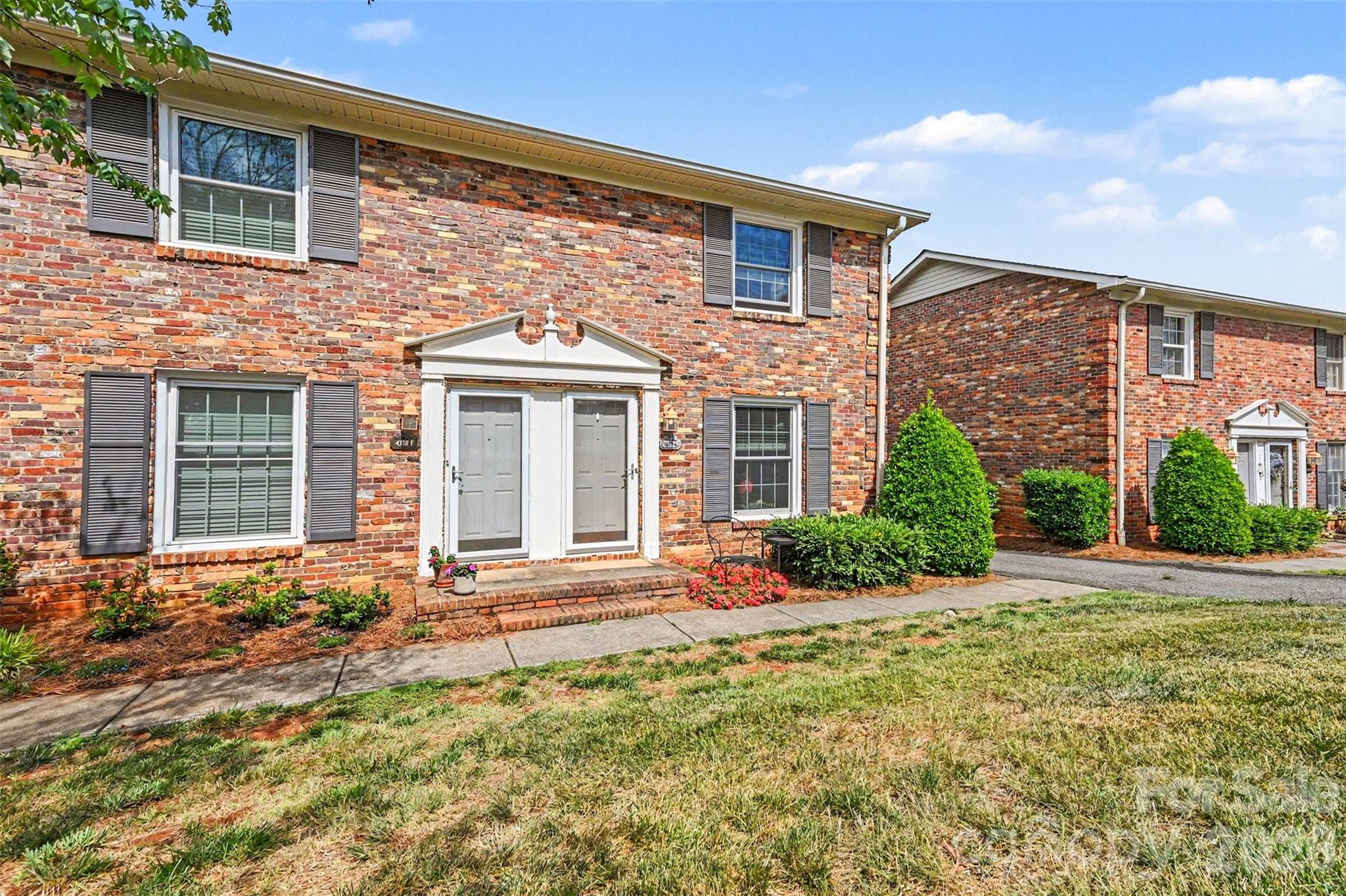 4329 Hathaway Street Unit: G