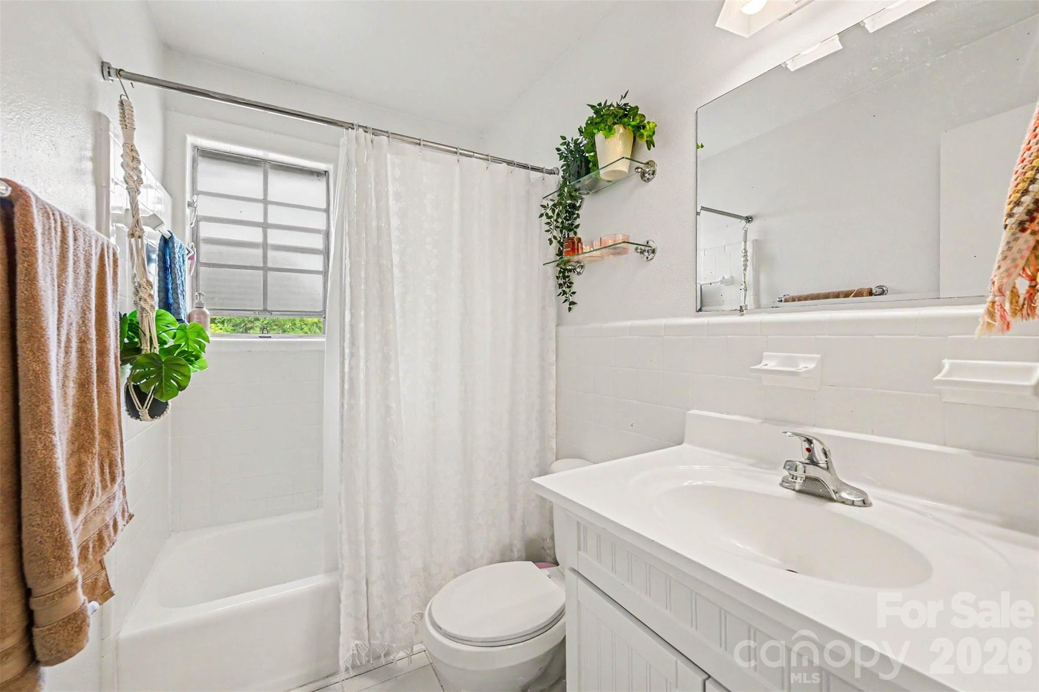 4329 Hathaway Street Unit: G