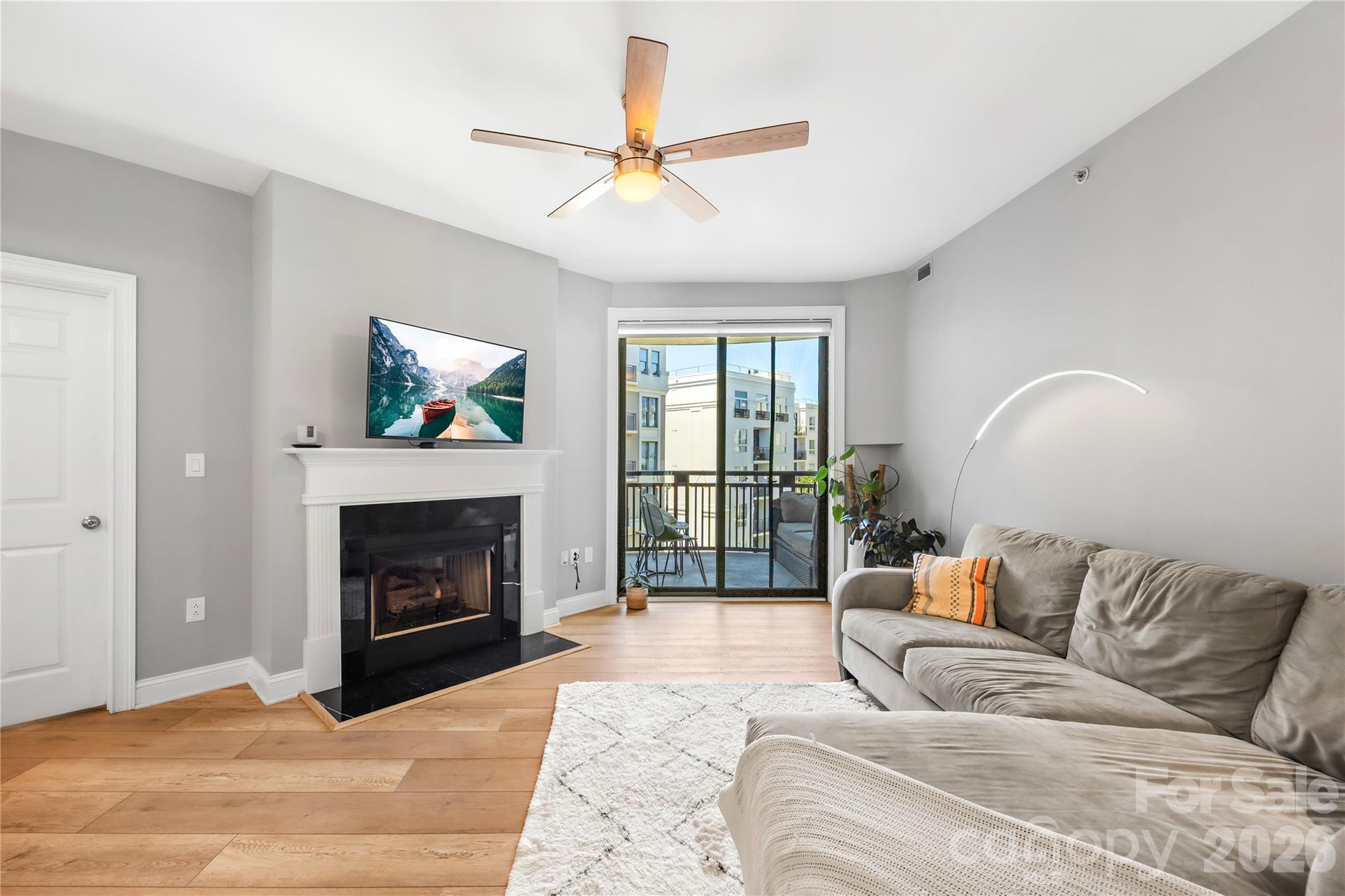 718 W Trade Street Unit: 603