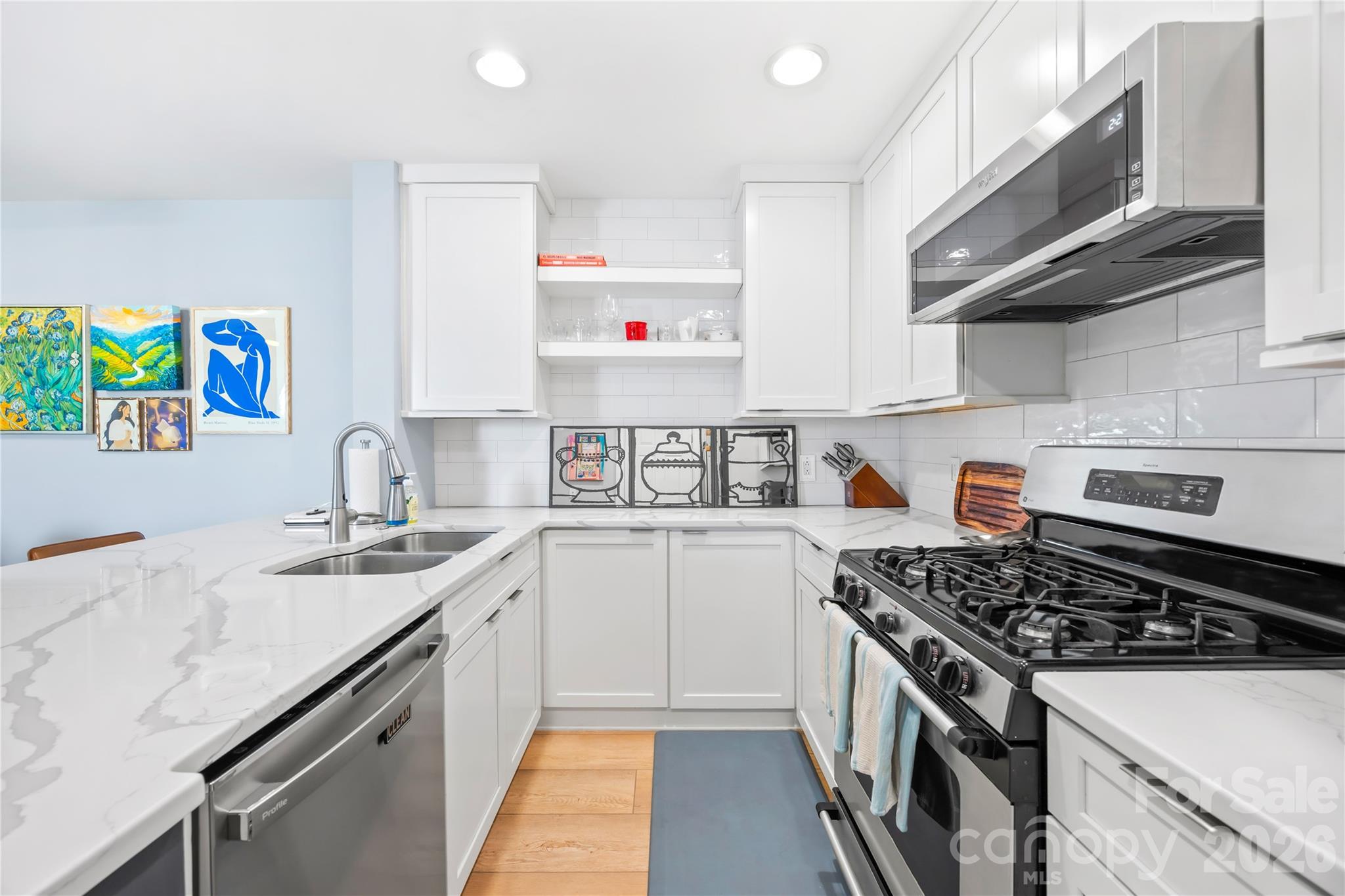 718 W Trade Street Unit: 603