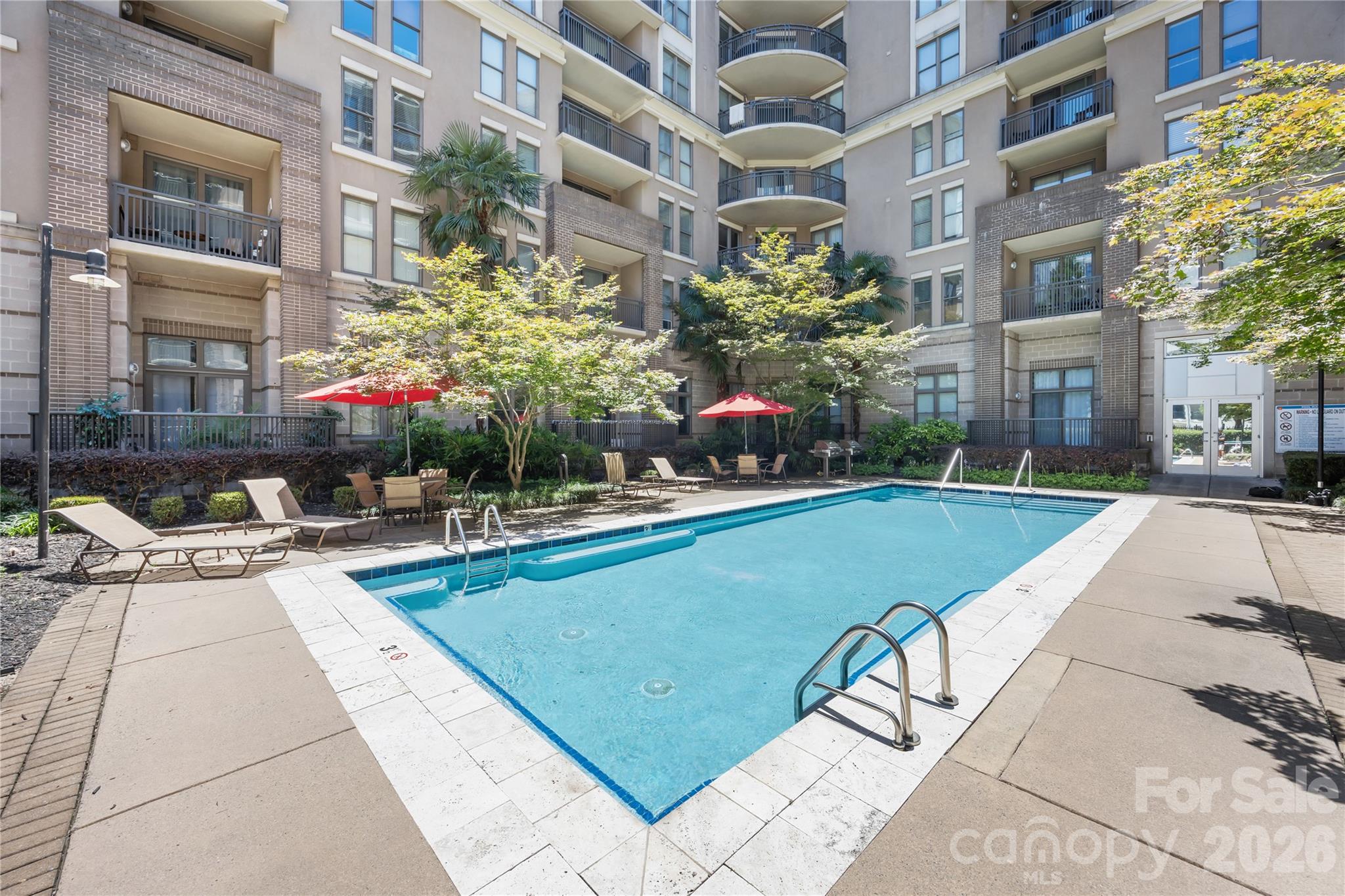 718 W Trade Street Unit: 603