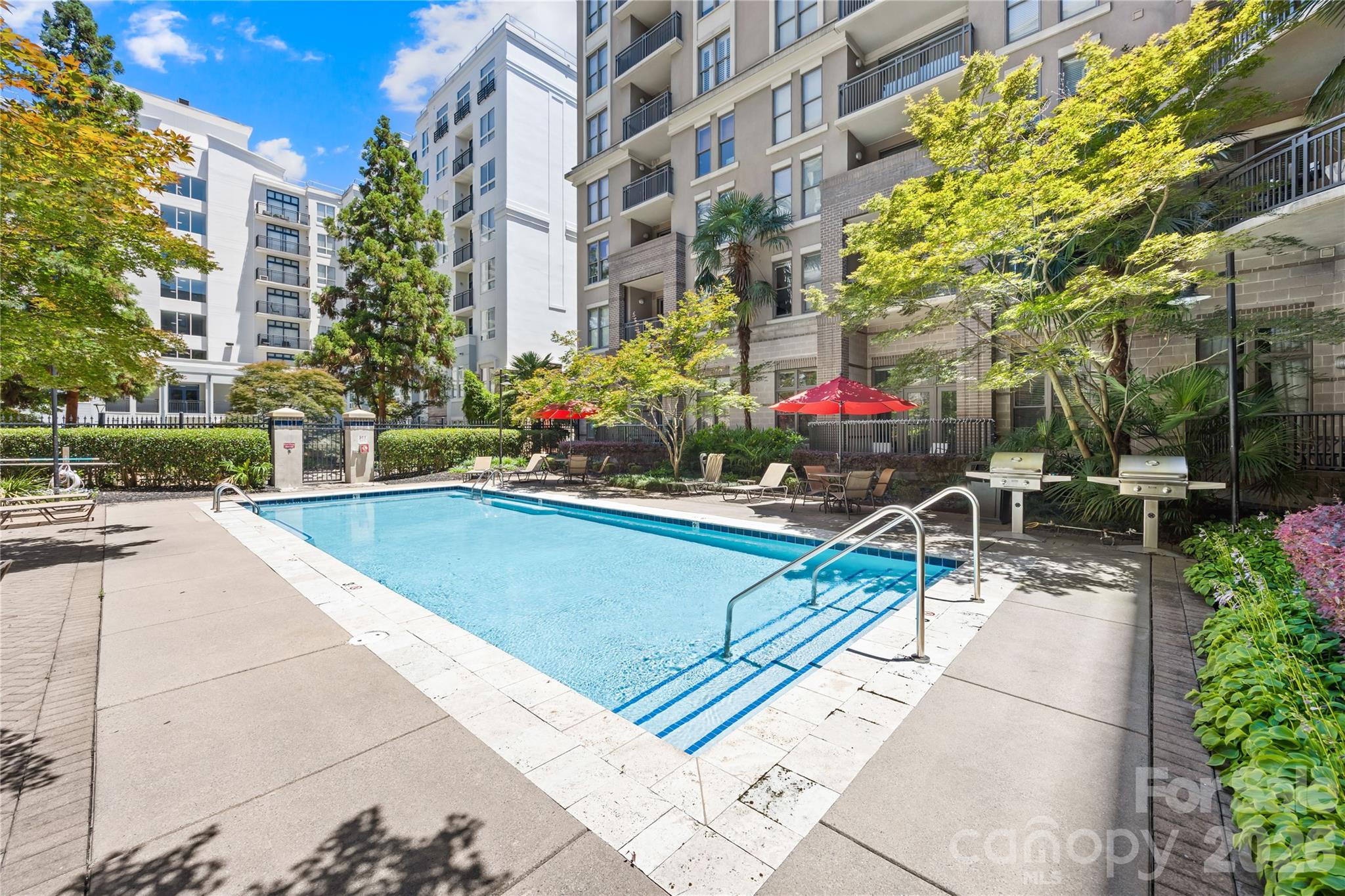 718 W Trade Street Unit: 603
