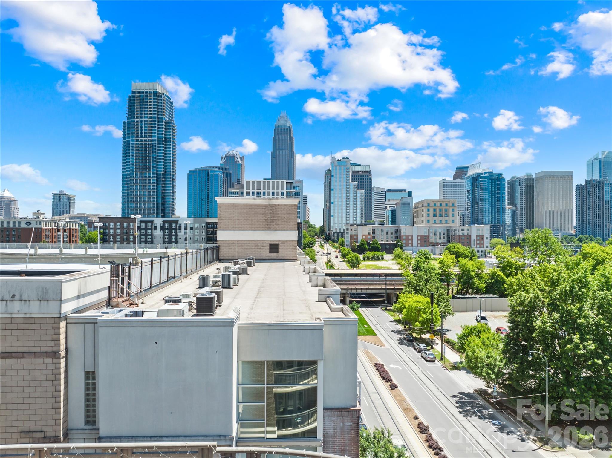 718 W Trade Street Unit: 603
