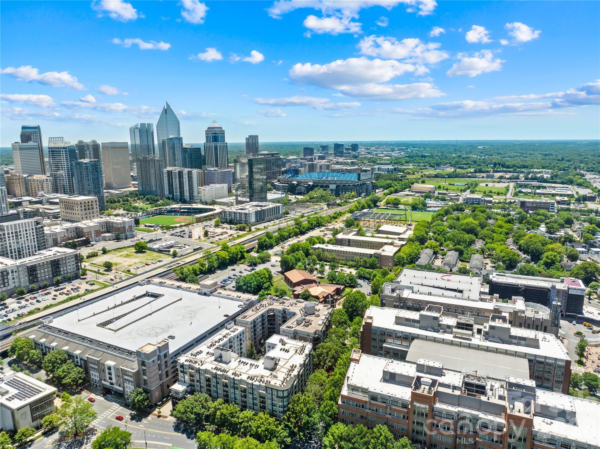 718 W Trade Street Unit: 603