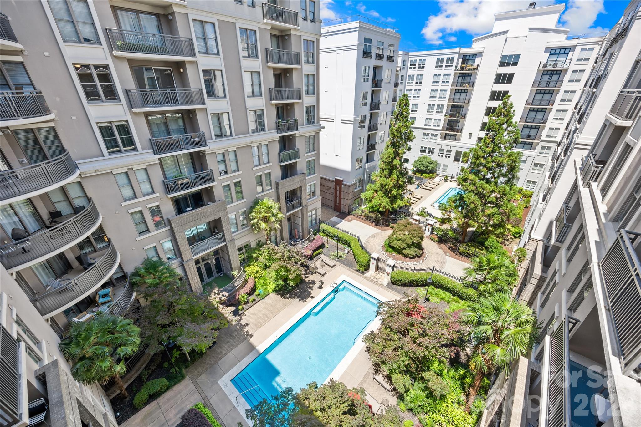 718 W Trade Street Unit: 603