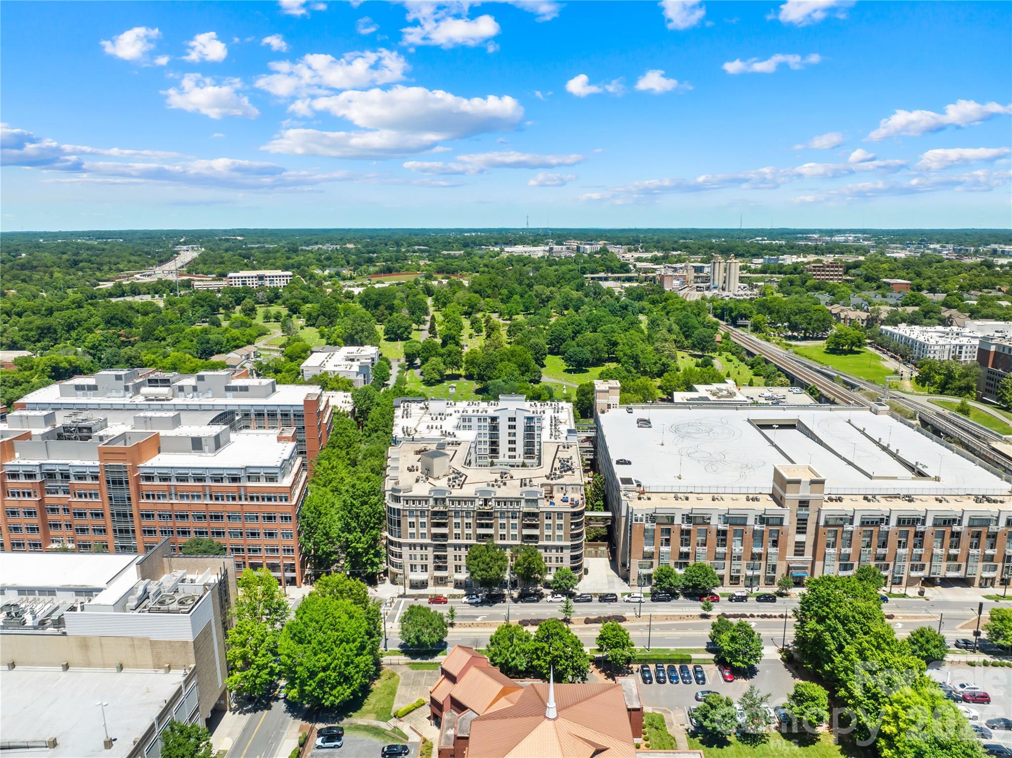 718 W Trade Street Unit: 603