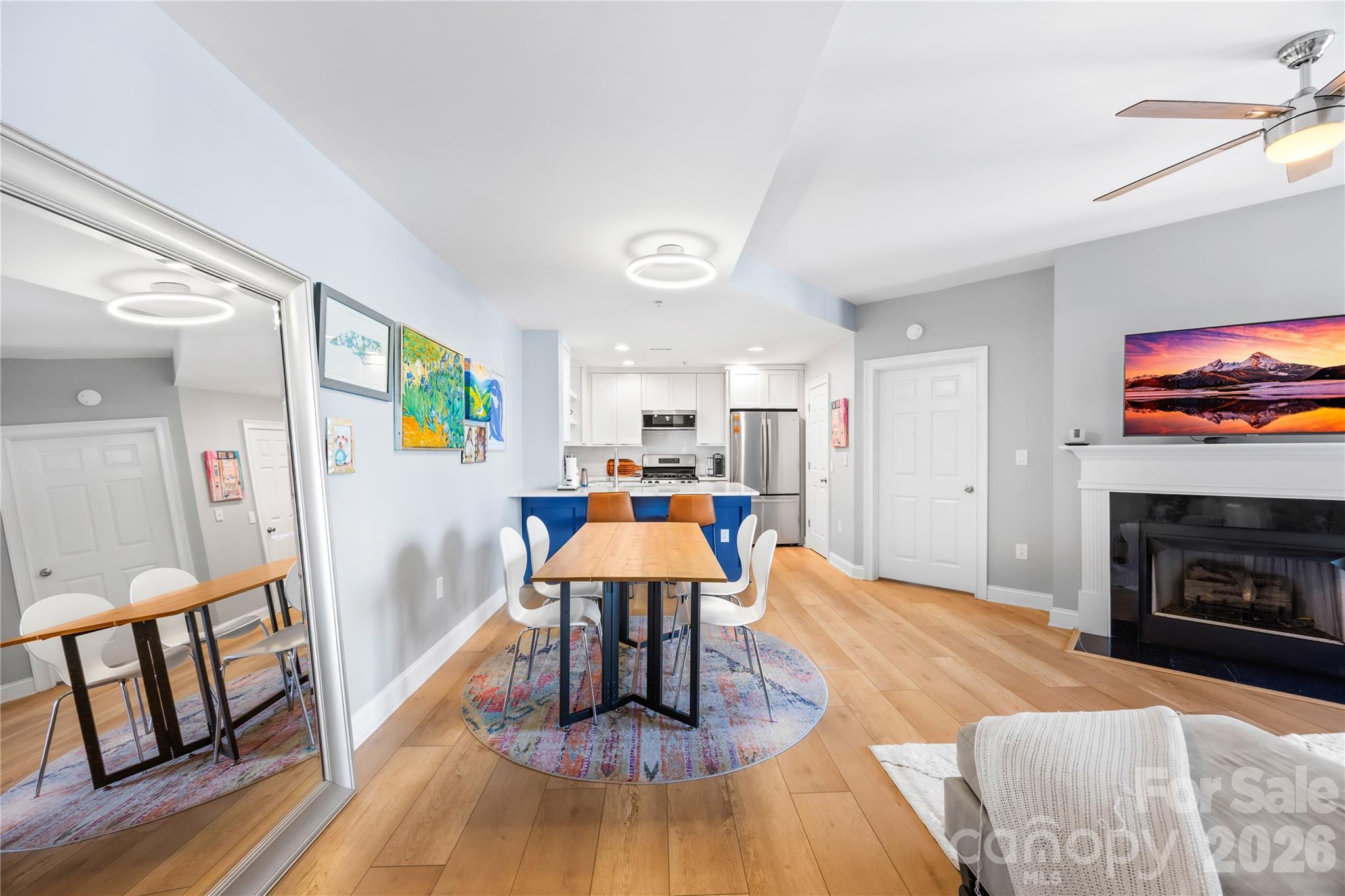 718 W Trade Street Unit: 603