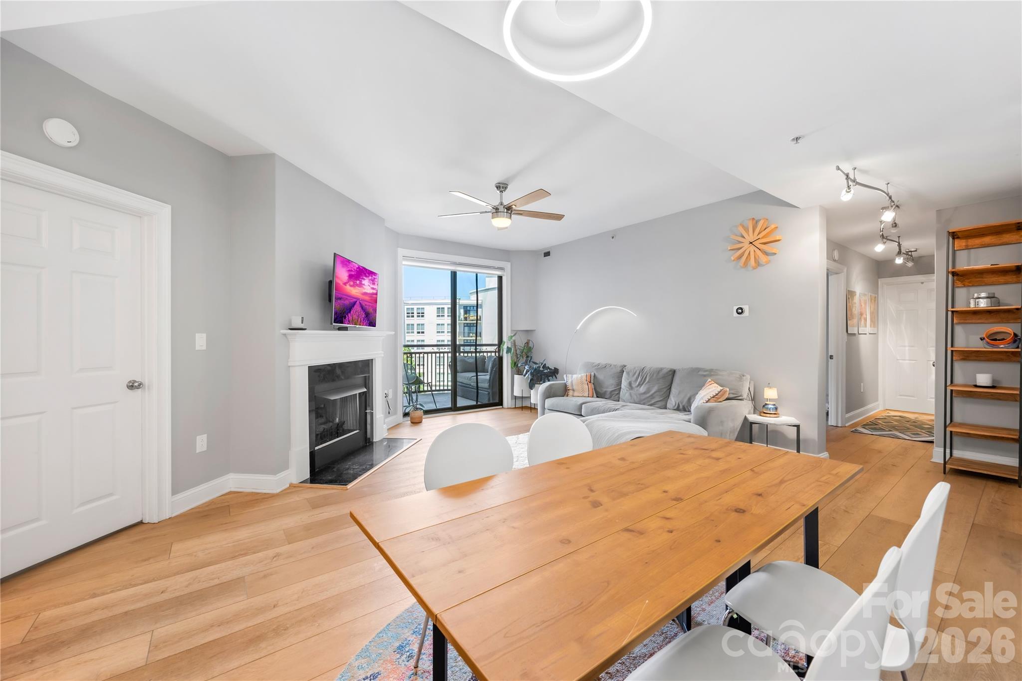 718 W Trade Street Unit: 603