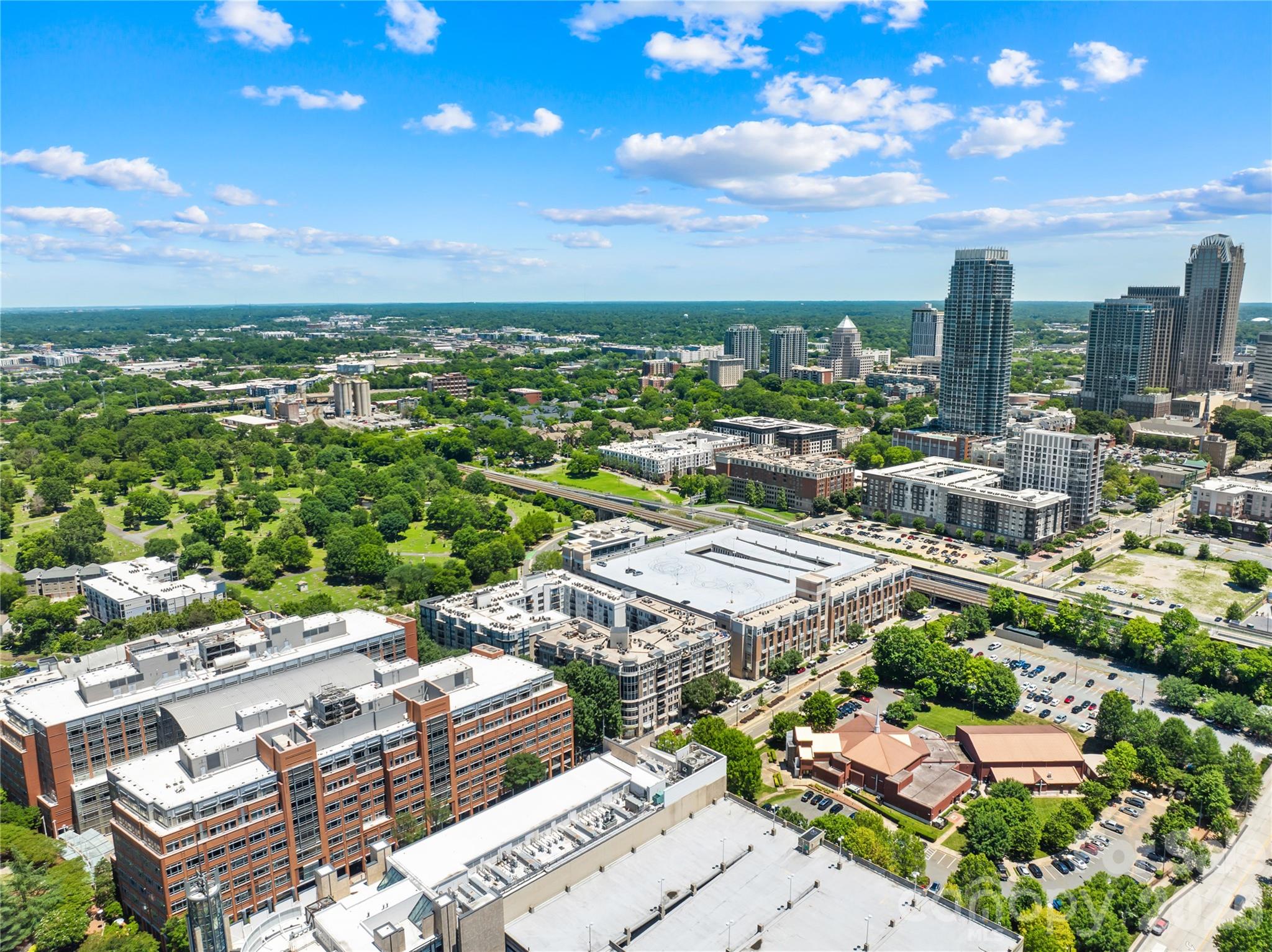 718 W Trade Street Unit: 603