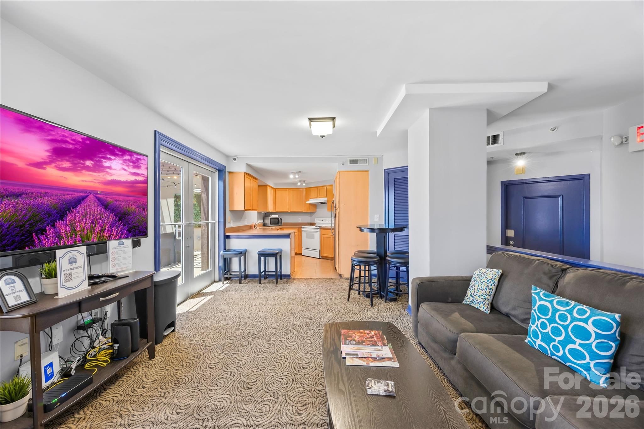 718 W Trade Street Unit: 603