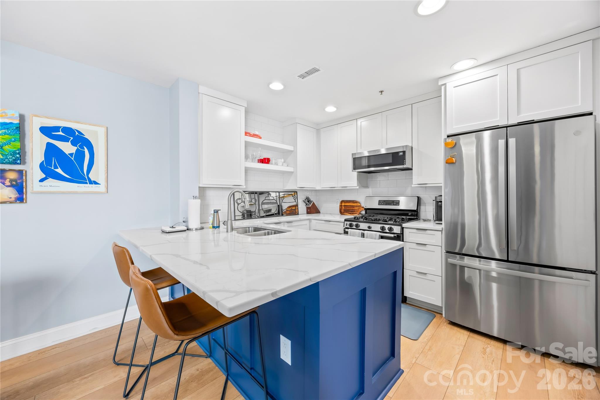 718 W Trade Street Unit: 603