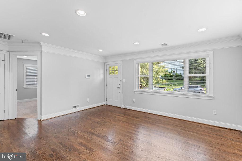 5803 RAVENSWOOD ROAD