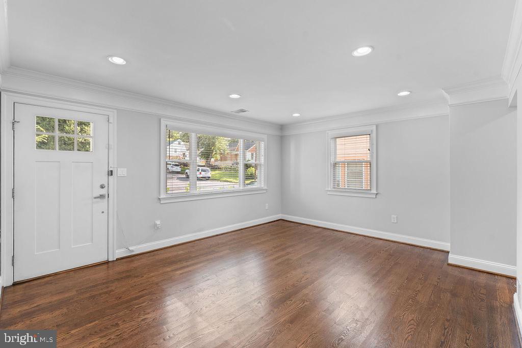 5803 RAVENSWOOD ROAD