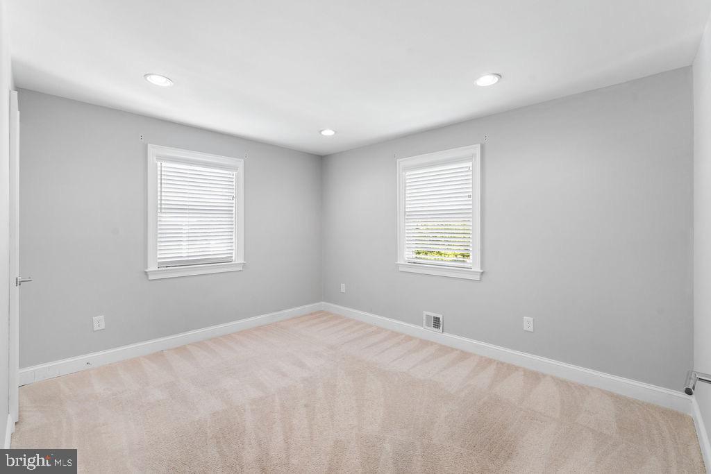 5803 RAVENSWOOD ROAD