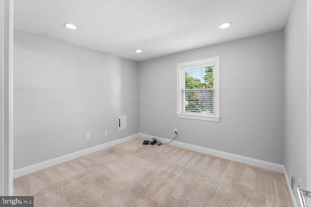 5803 RAVENSWOOD ROAD