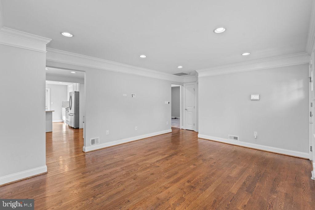 5803 RAVENSWOOD ROAD