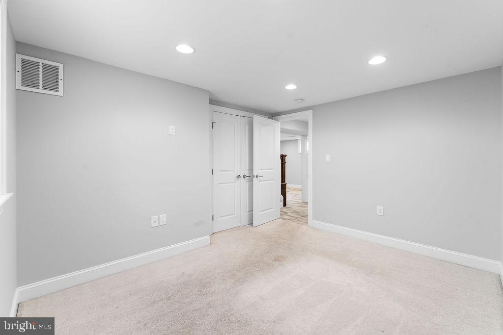 5803 RAVENSWOOD ROAD