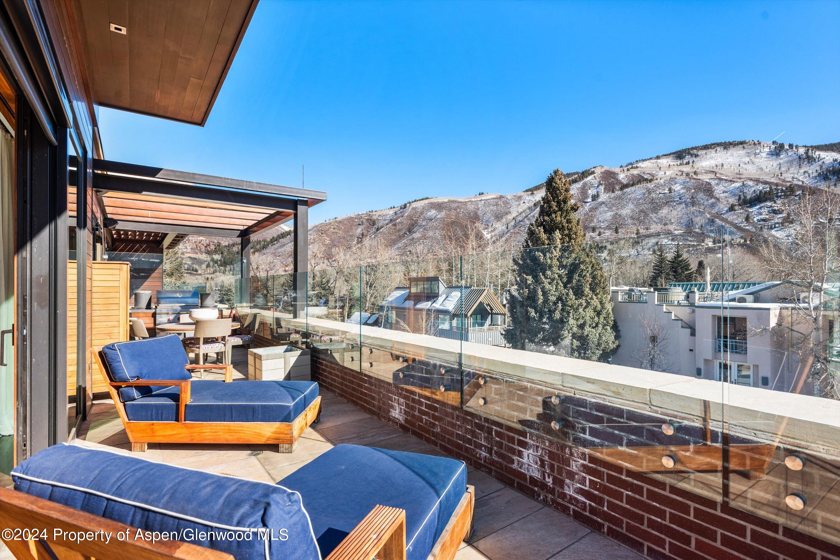 632 E Hopkins 301 aka 119 S Spring Street