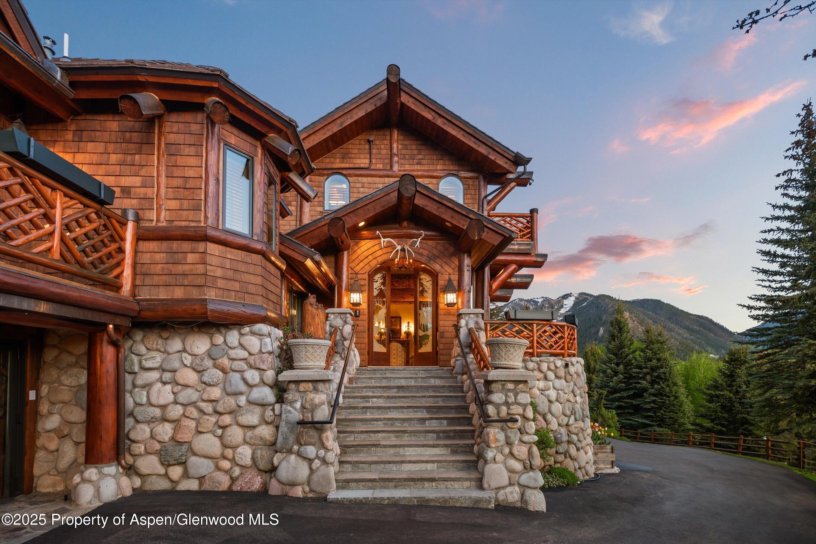 87 Magnifico Drive
