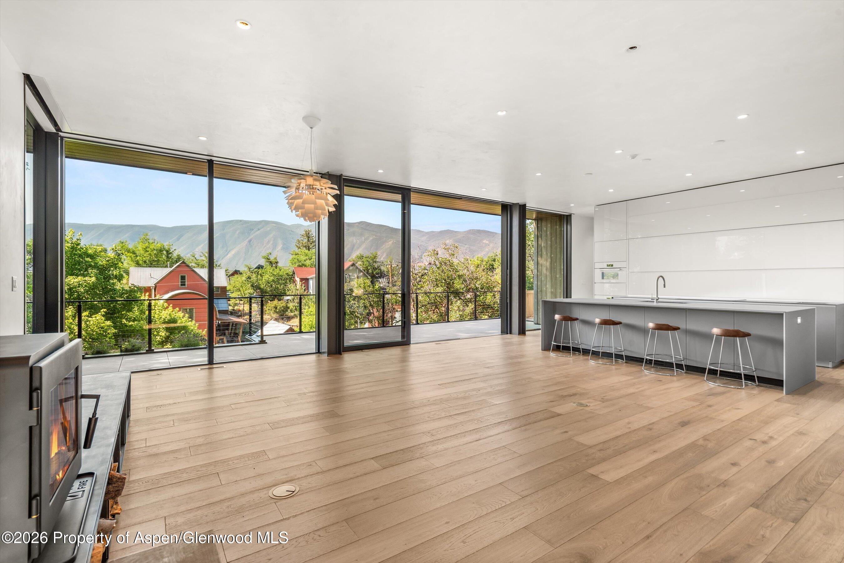 129 W Sopris Drive
